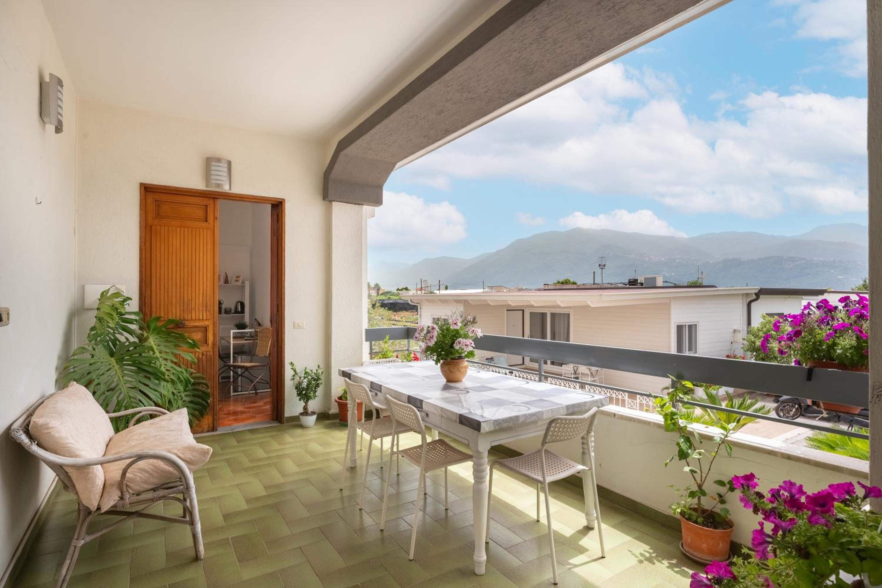 Double Room with Patio - Photo 7