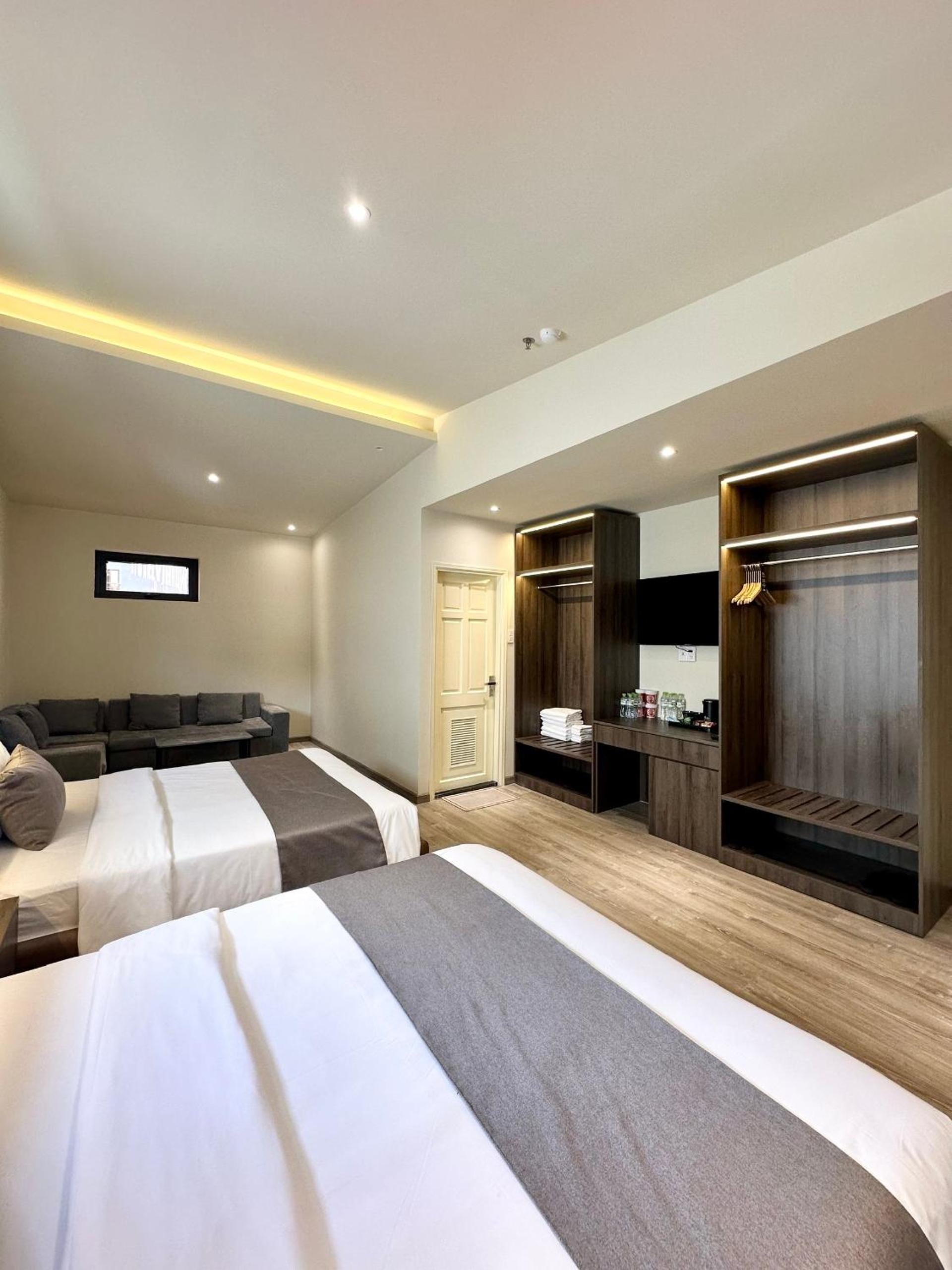 Deluxe Family Room photo 3