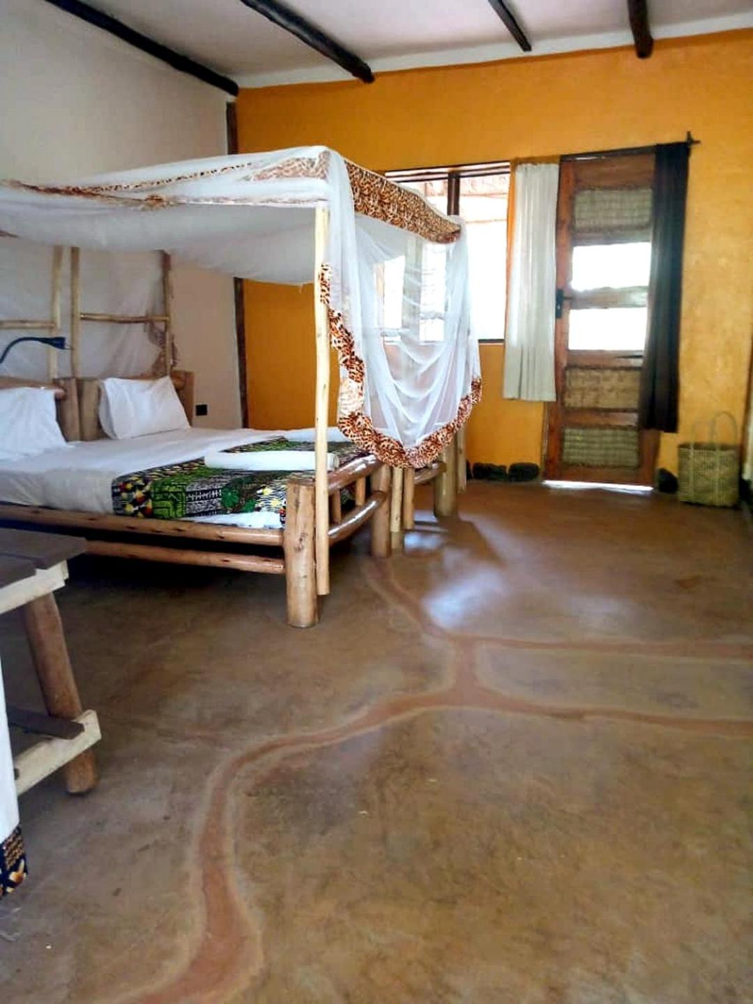 Double or Twin Room photo 3