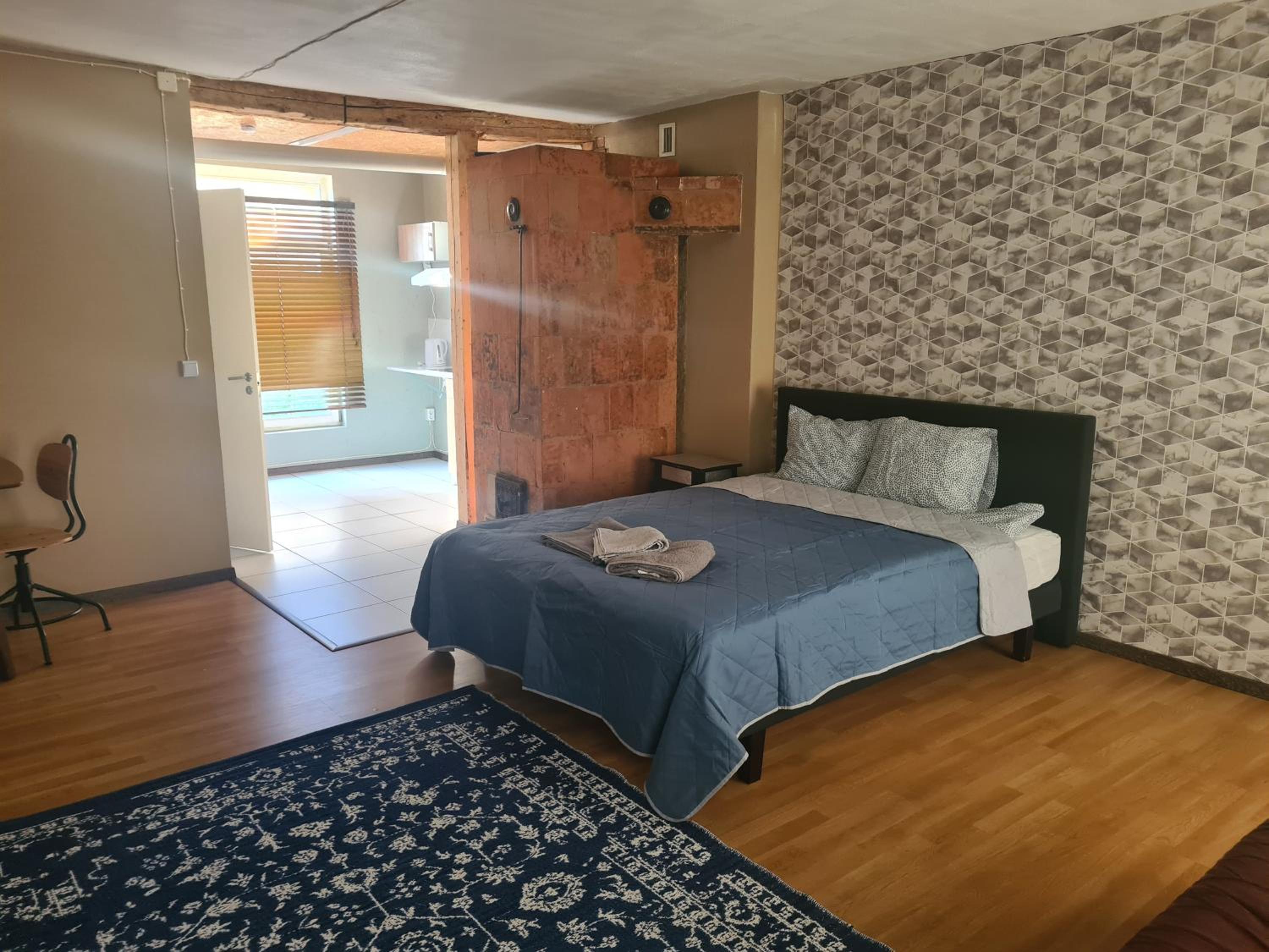 One-Bedroom Apartment photo 1