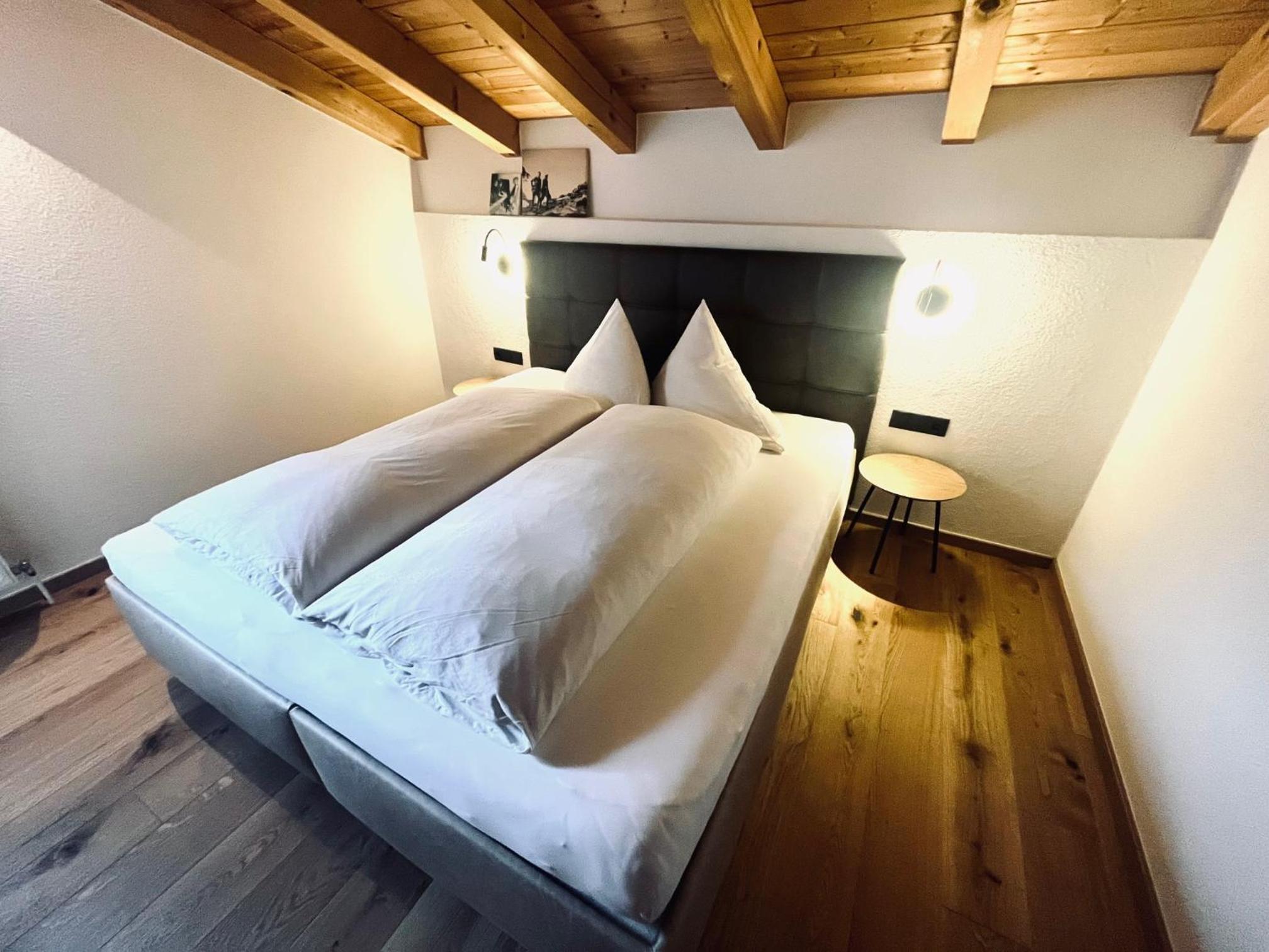 Two-Bedroom Apartment with Balcony photo 1