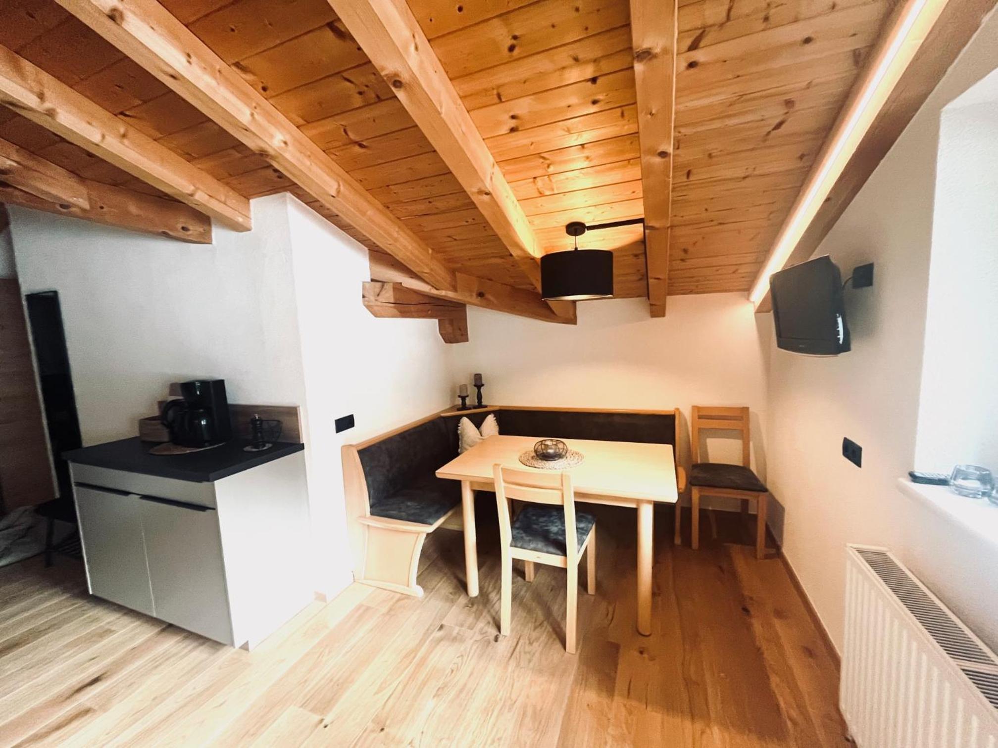 Two-Bedroom Apartment with Balcony photo 3