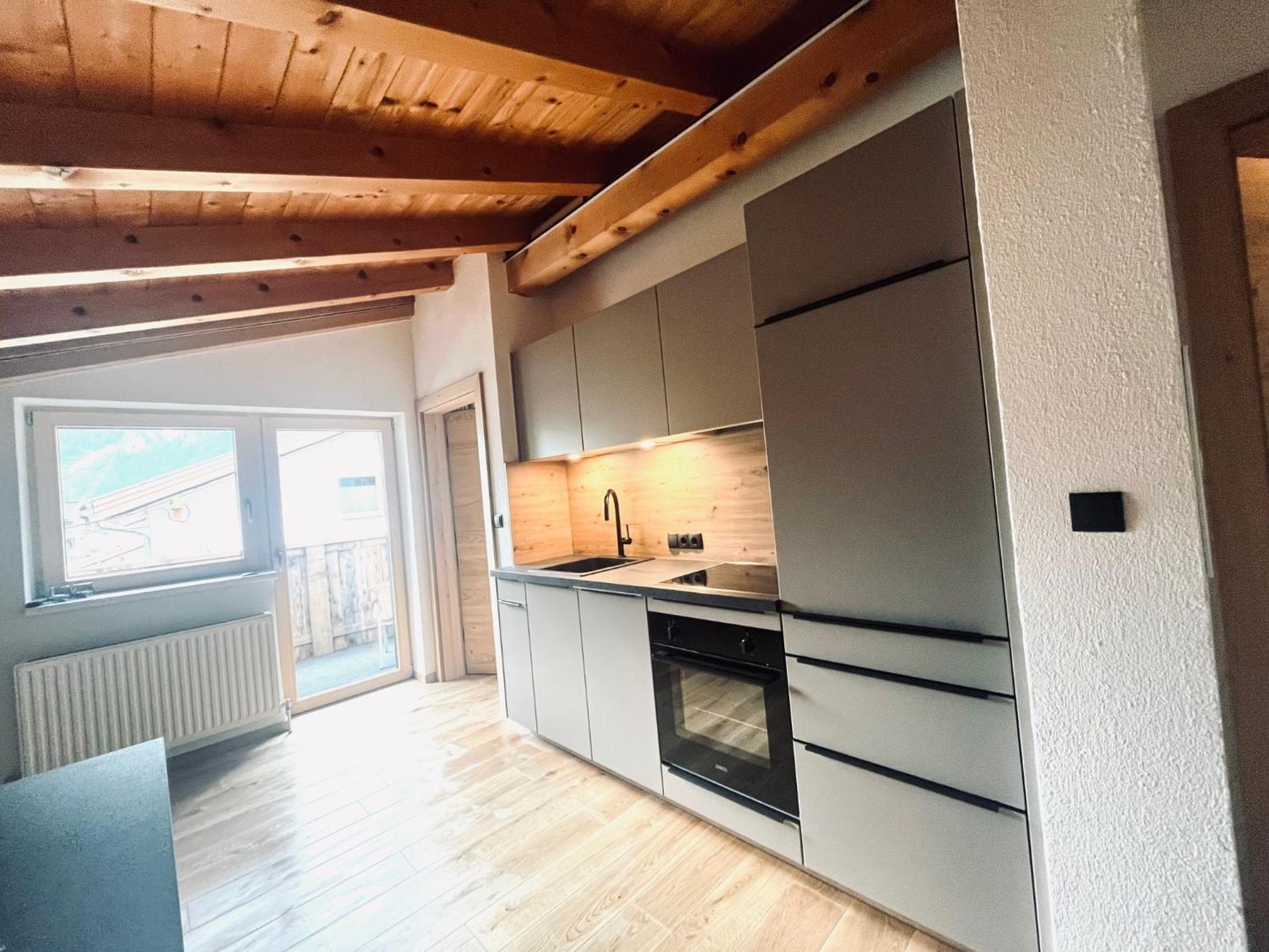 Two-Bedroom Apartment with Balcony photo 2
