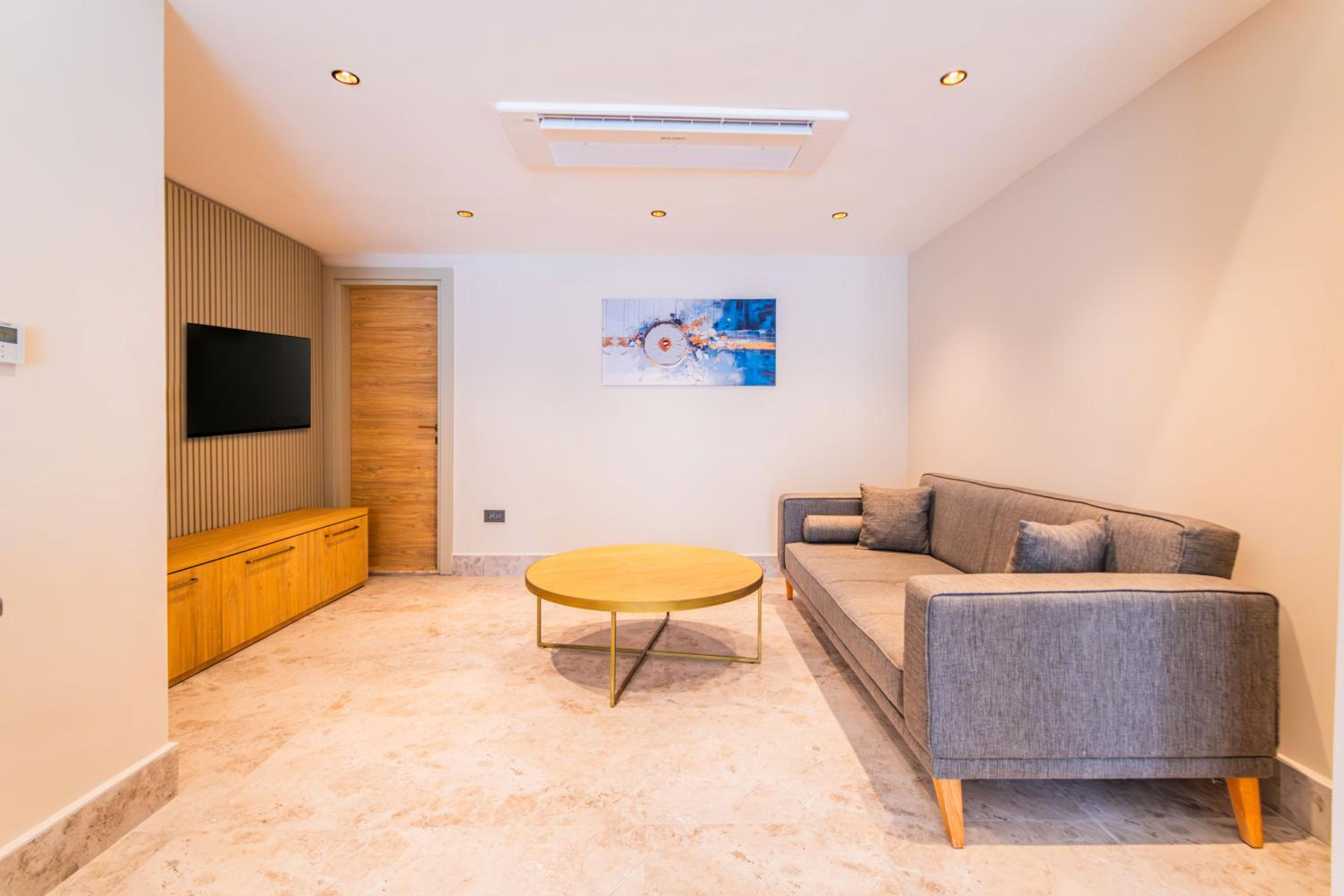 Duplex Suite - Photo 1