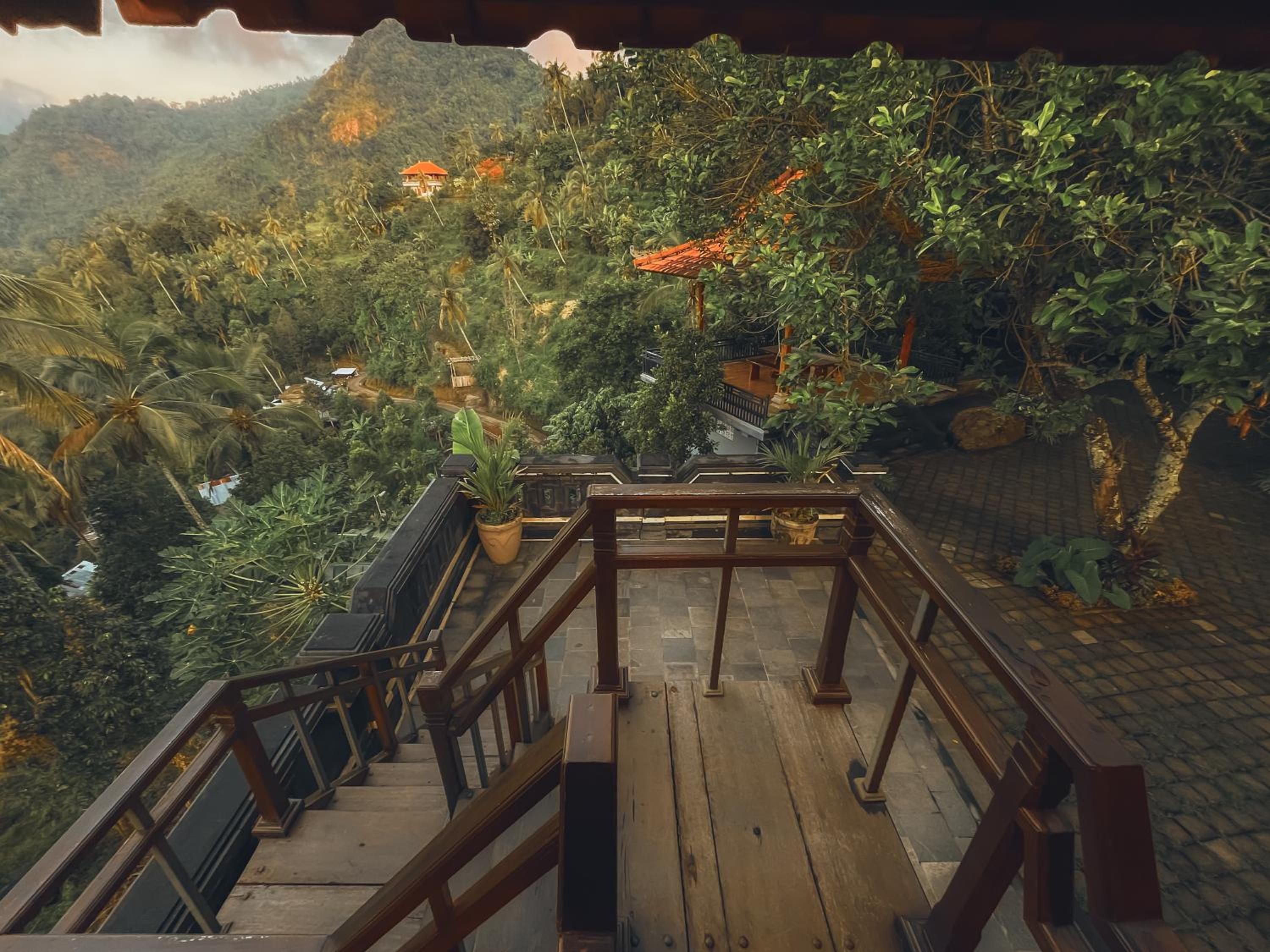 Traditional Balinese Lumbung House with Shared Toilet - Photo 4