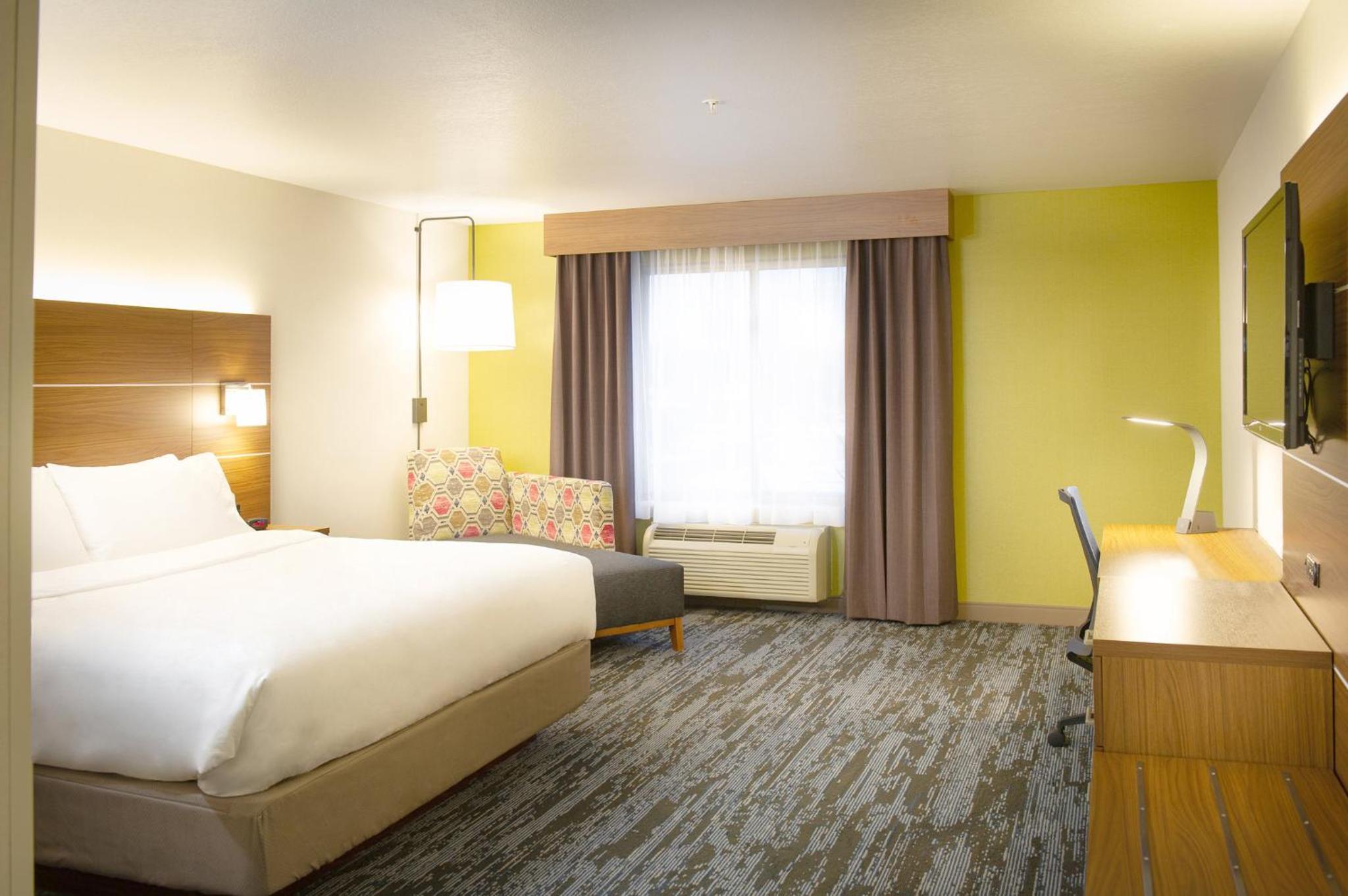 Standard King Room - Photo 3