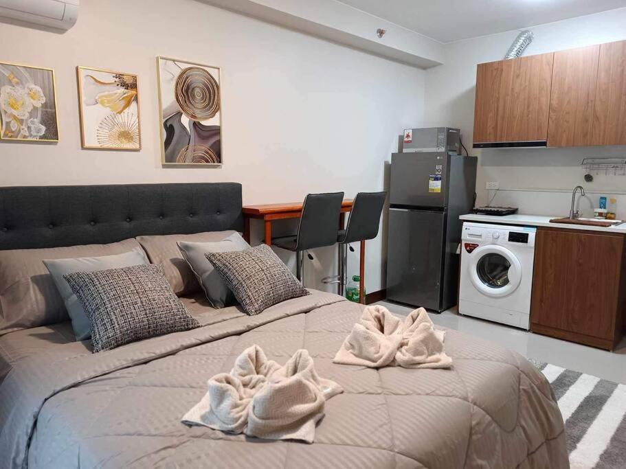 One-Bedroom Apartment photo 2