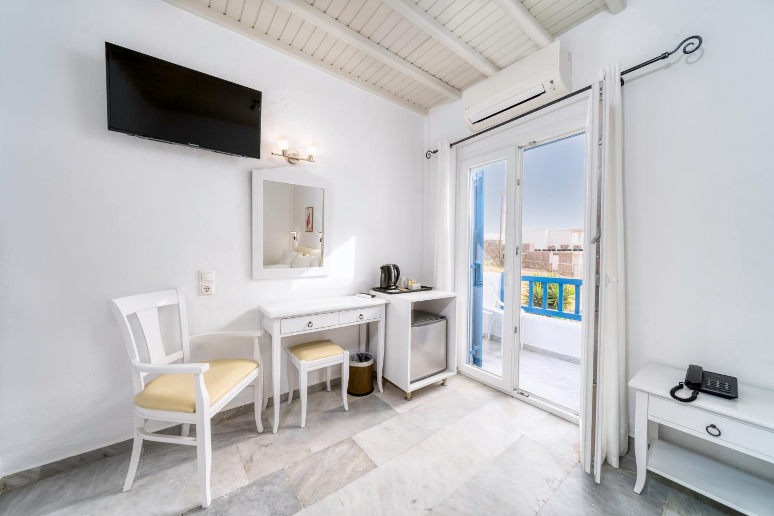 Double or Twin Room with Garden View photo 1