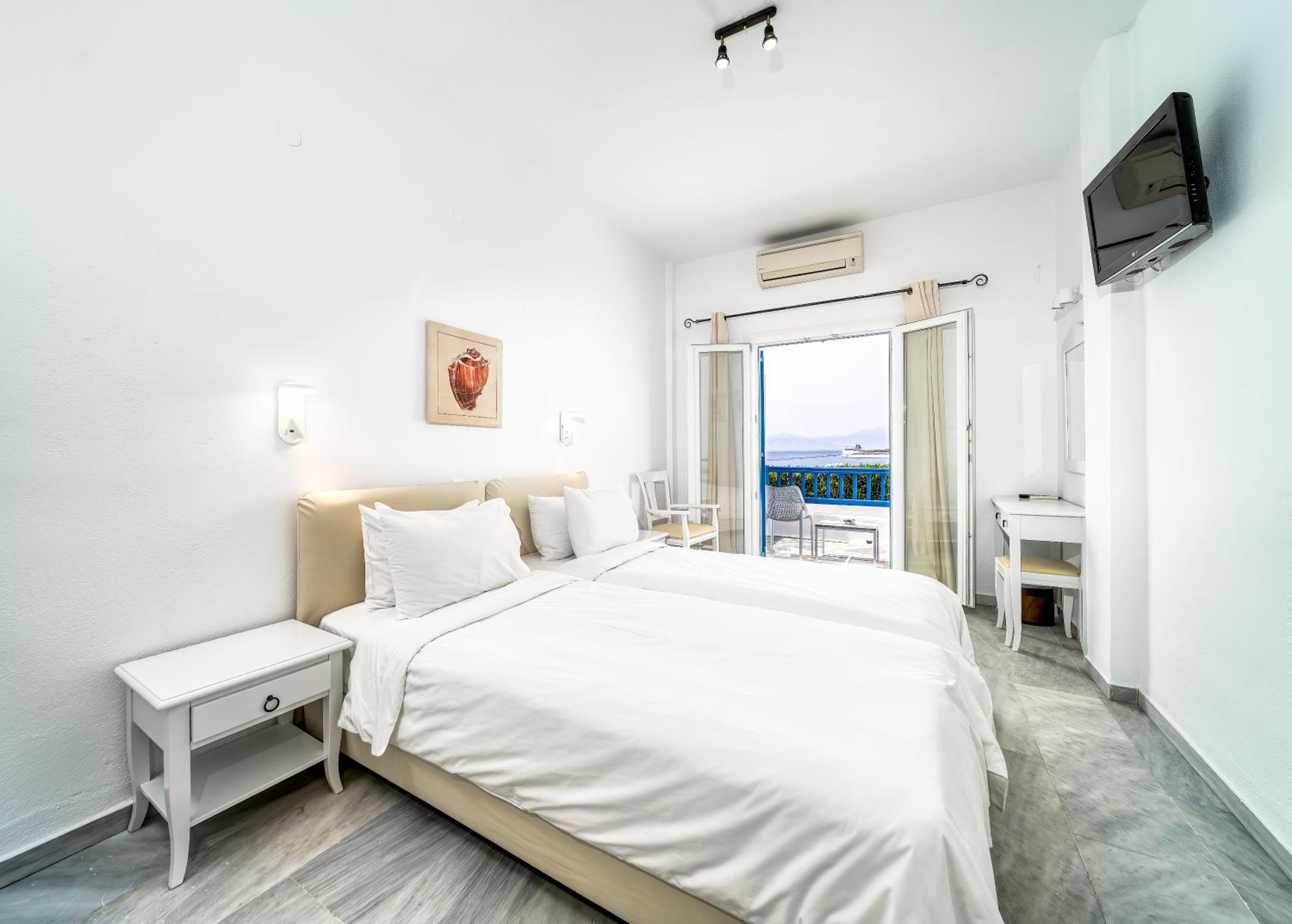 Double or Twin Room with Sea View photo 1