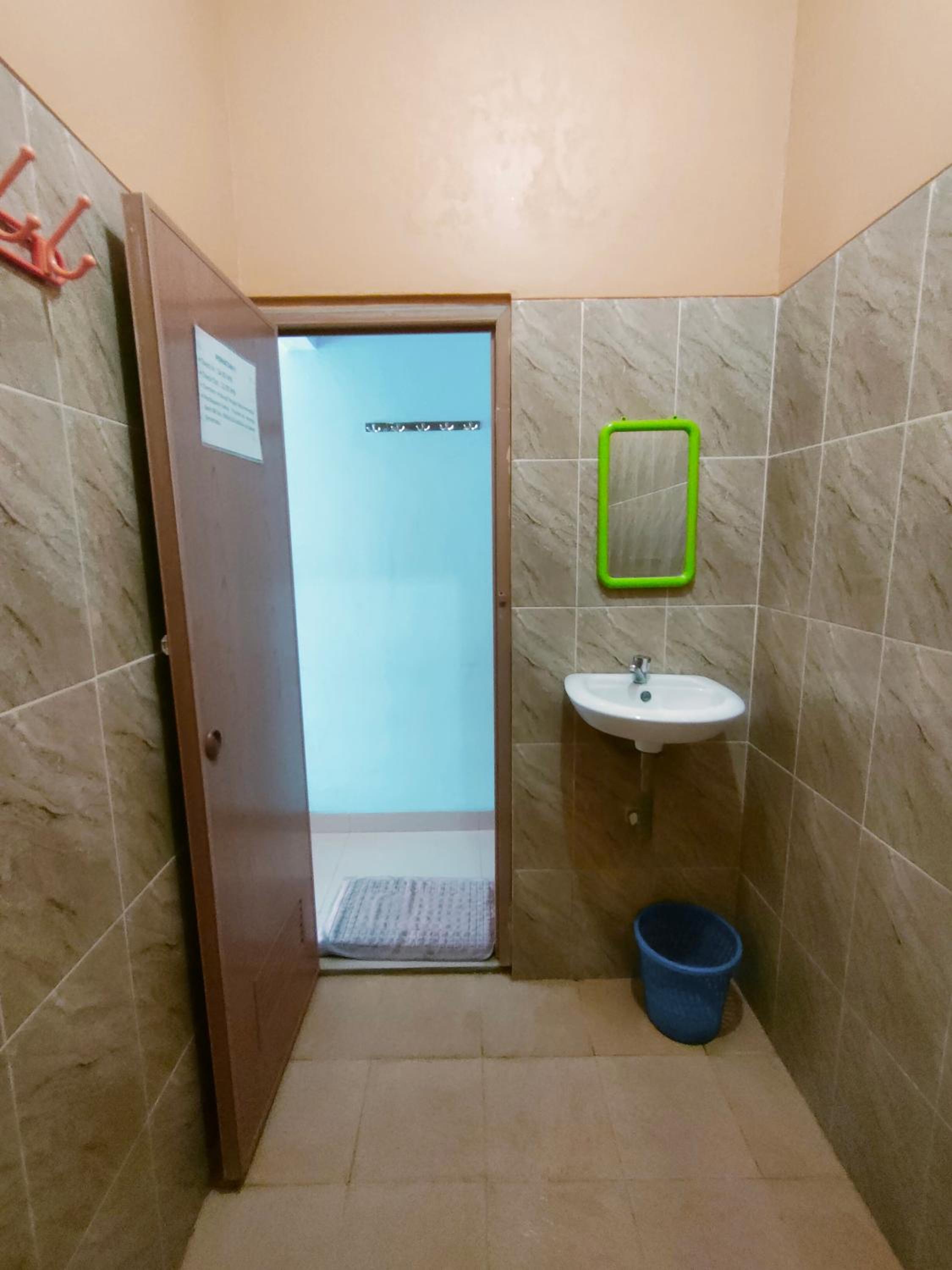 Standard Twin Room - Photo 2