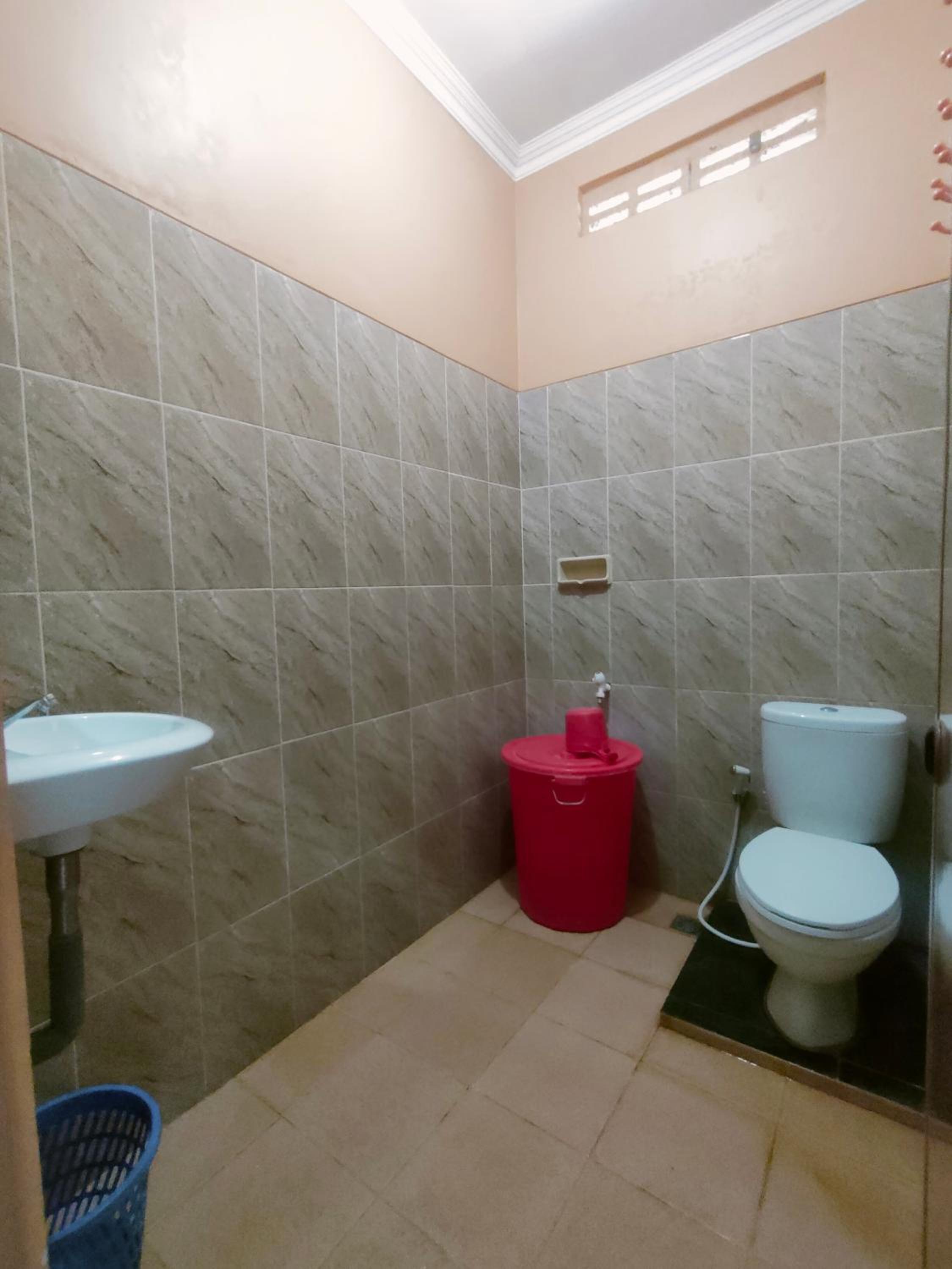 Standard Twin Room - Photo 3