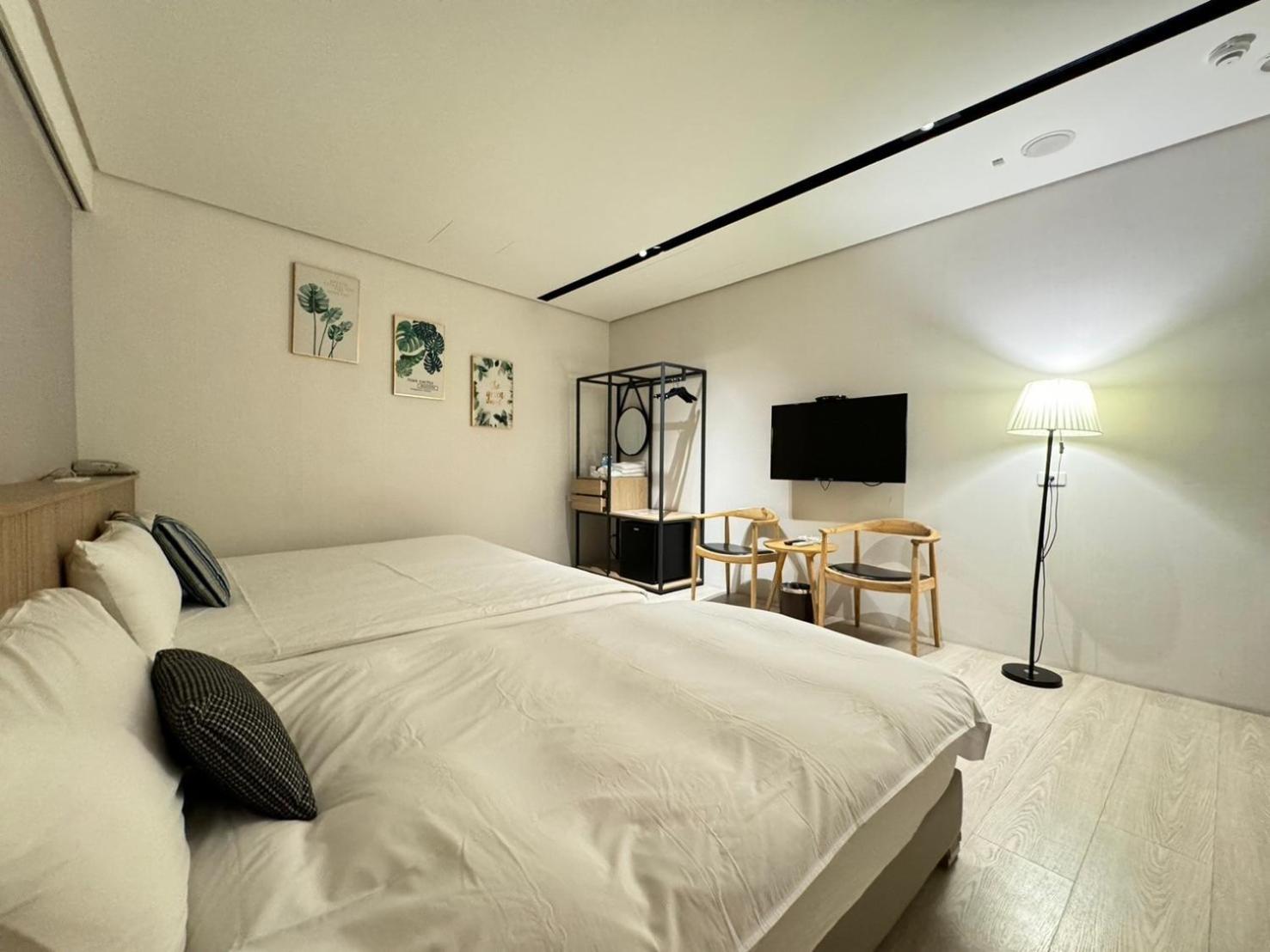 Deluxe Triple Room - Photo 10