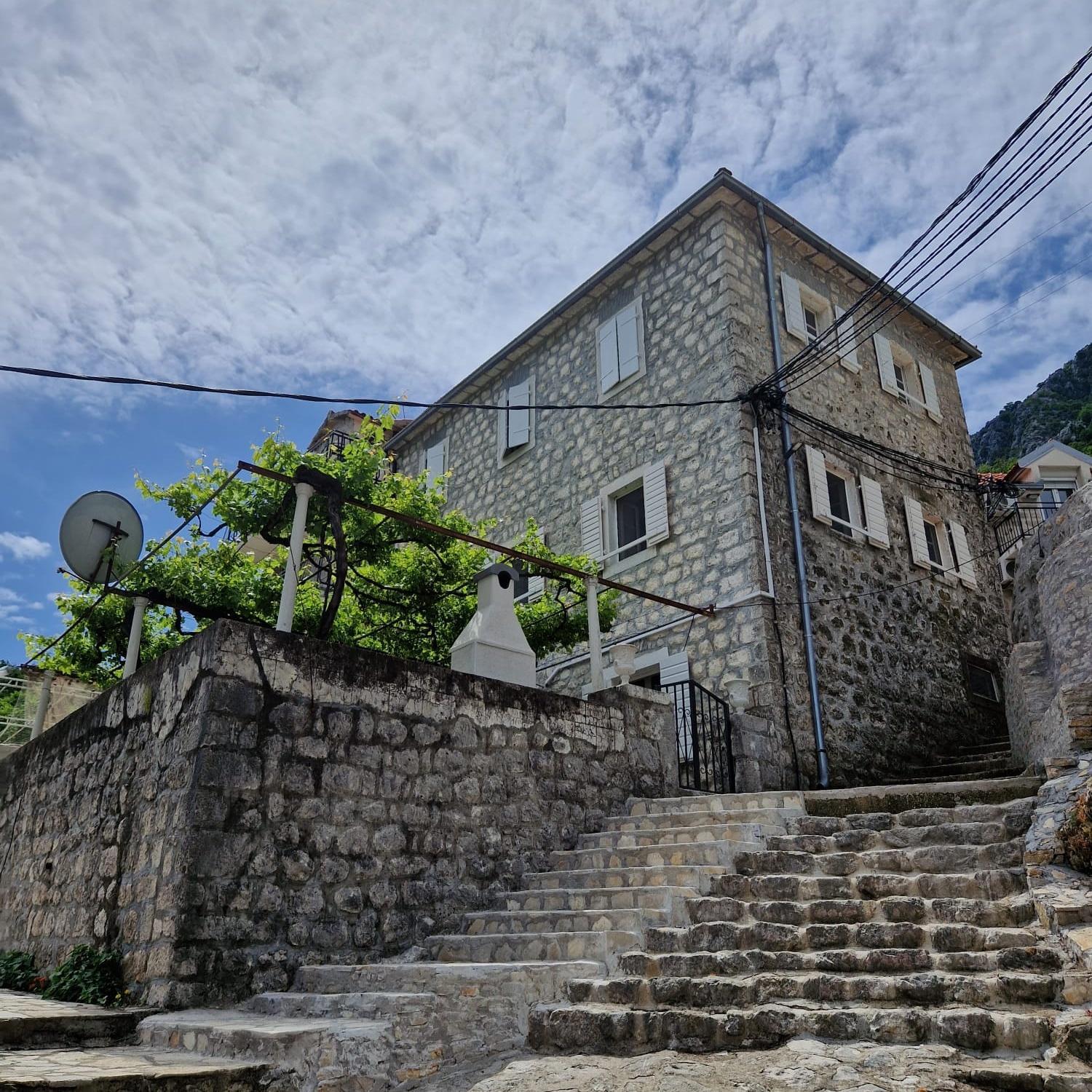 Villa photo 2