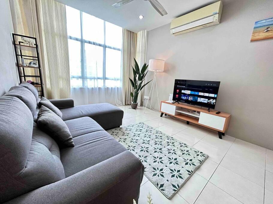 Three-Bedroom Apartment photo 1