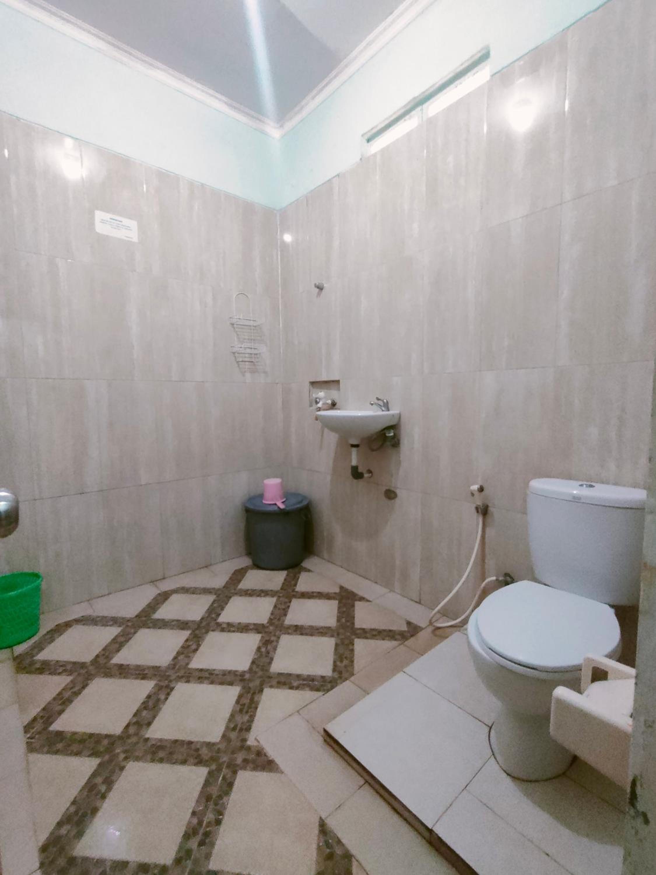 Deluxe Double Room (2 Adults + 1 Child) - Photo 2