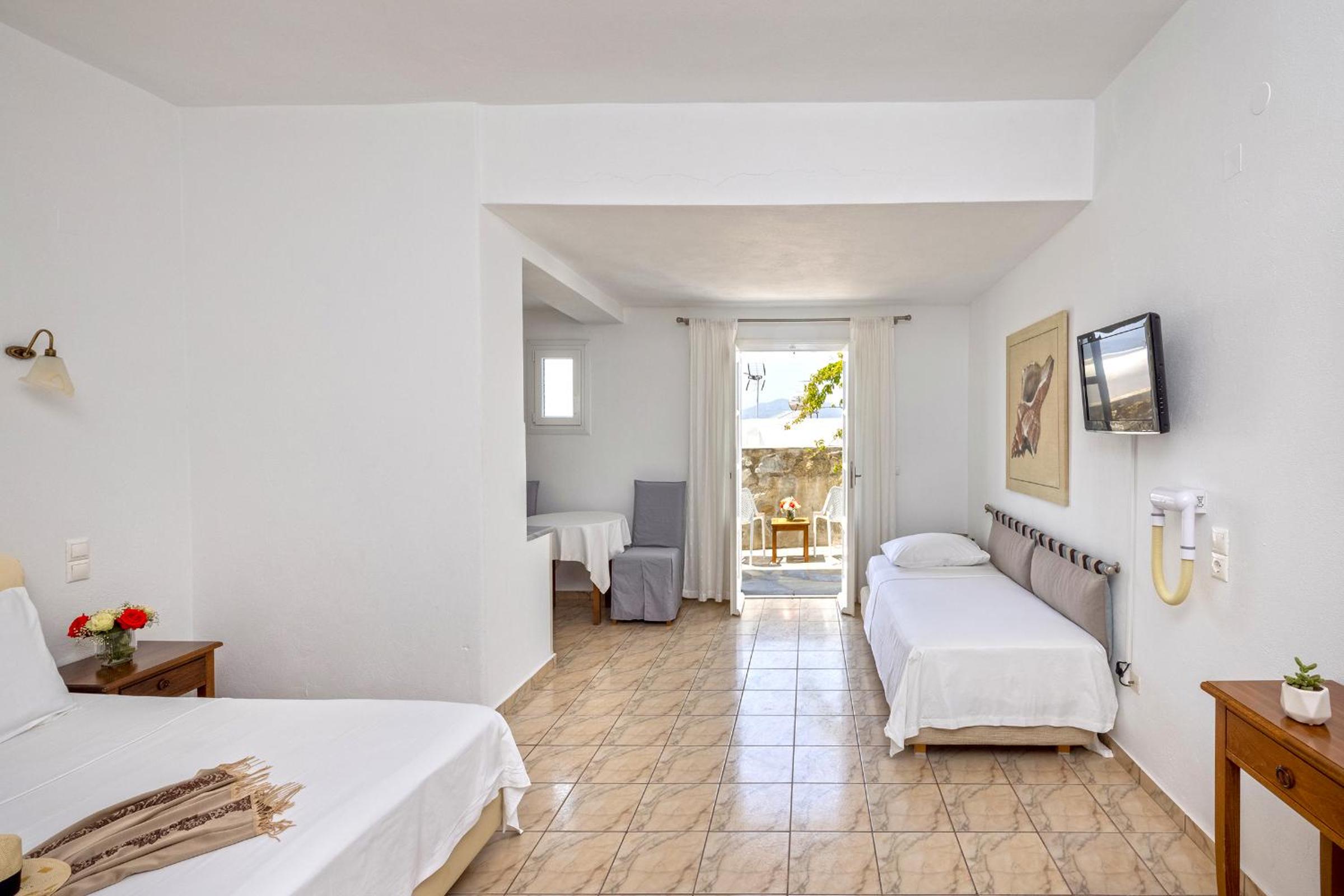Triple Room with Garden View photo 2