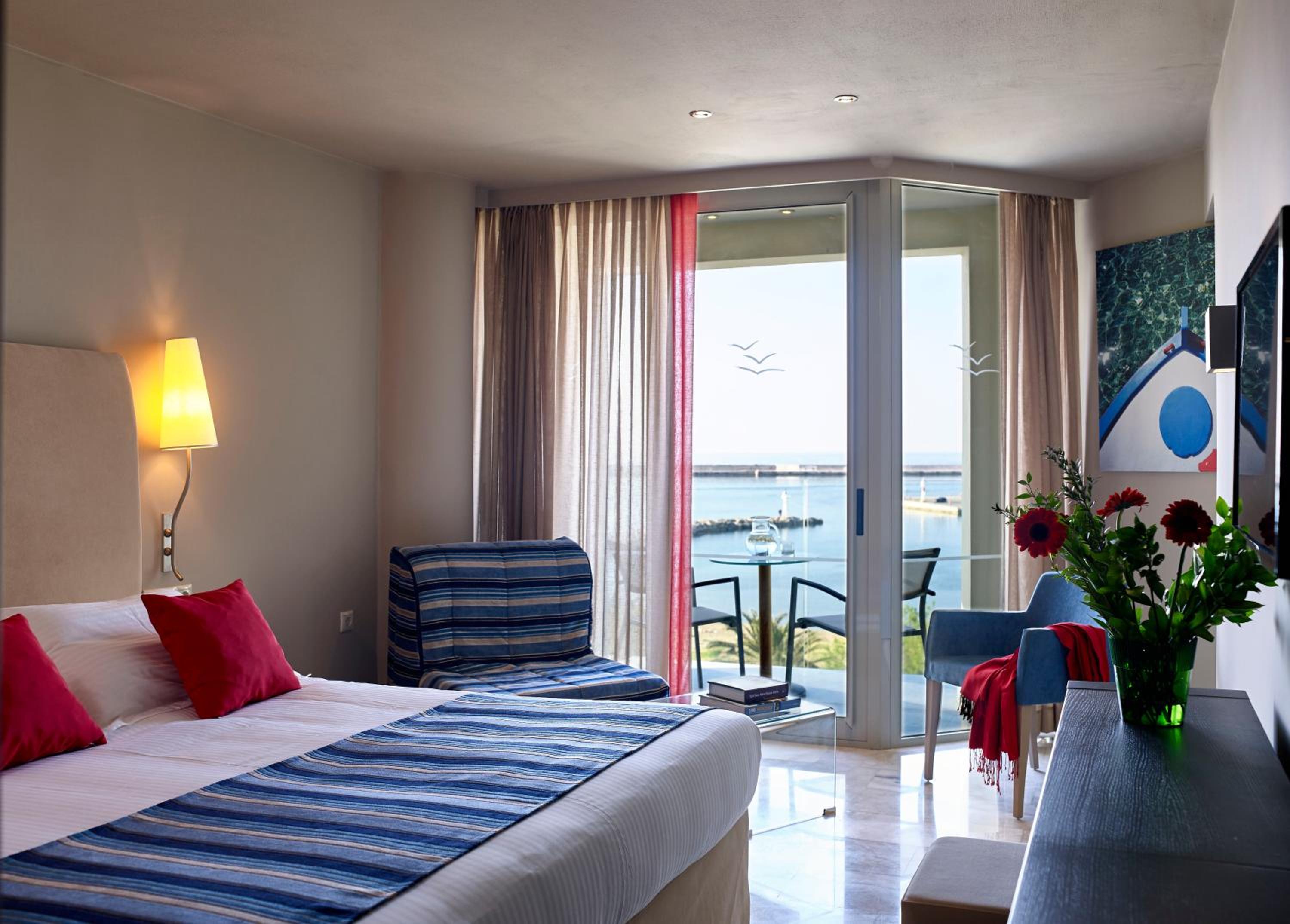 Junior Suite with Sea View - Photo 5