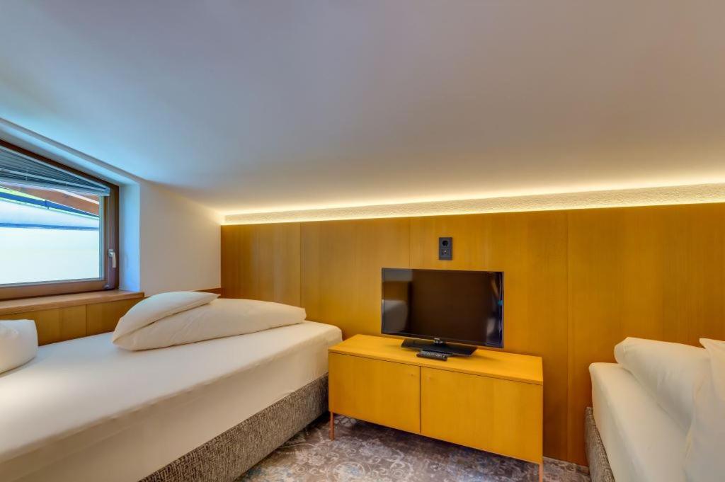 Single Room with Balcony