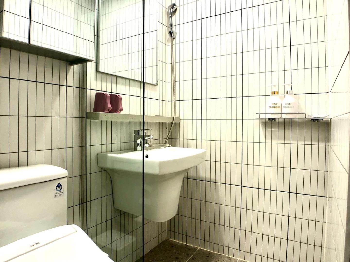 Double Room - Photo 5