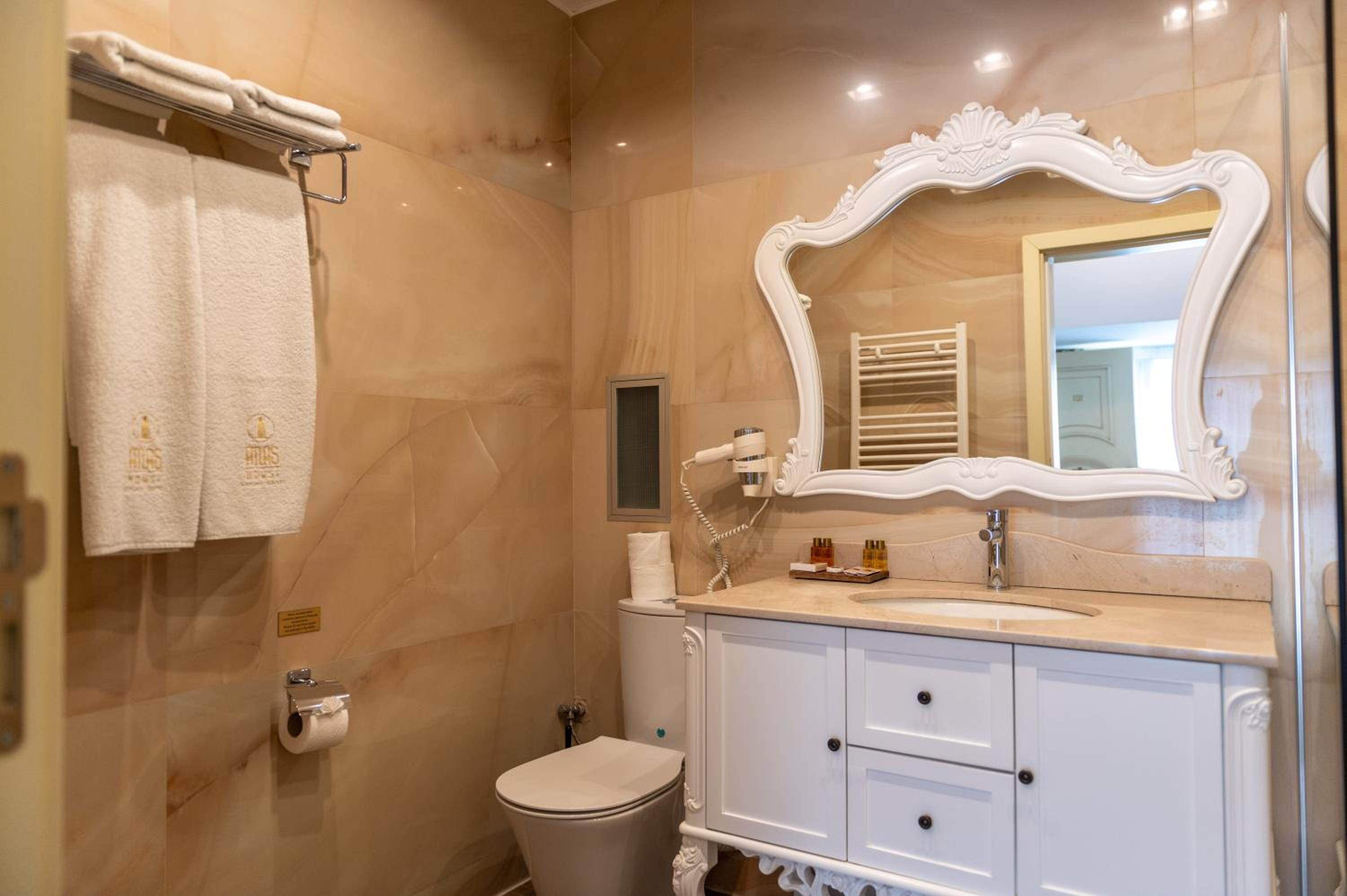 Superior Triple Room photo 2