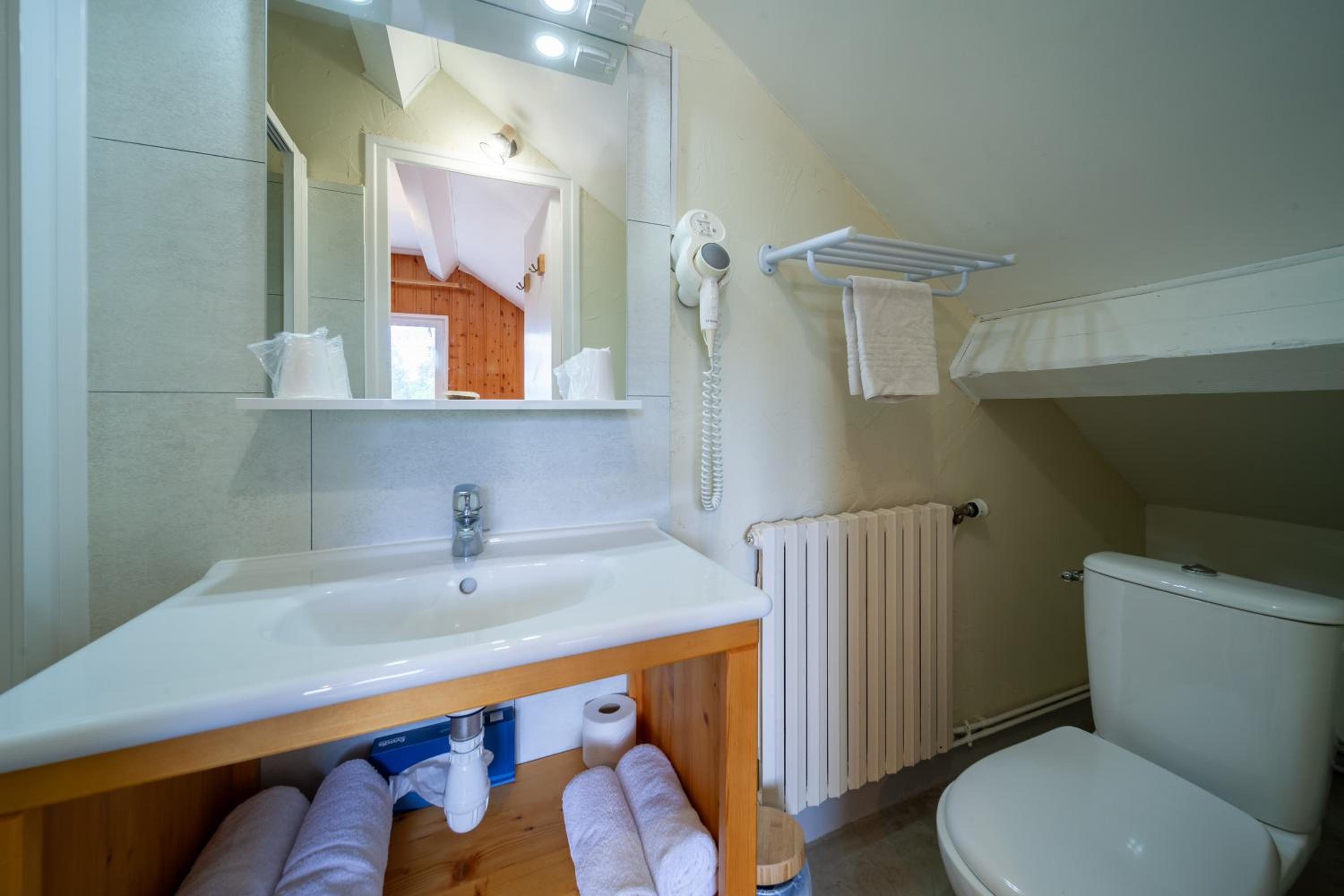 Double Room - Attic photo 2