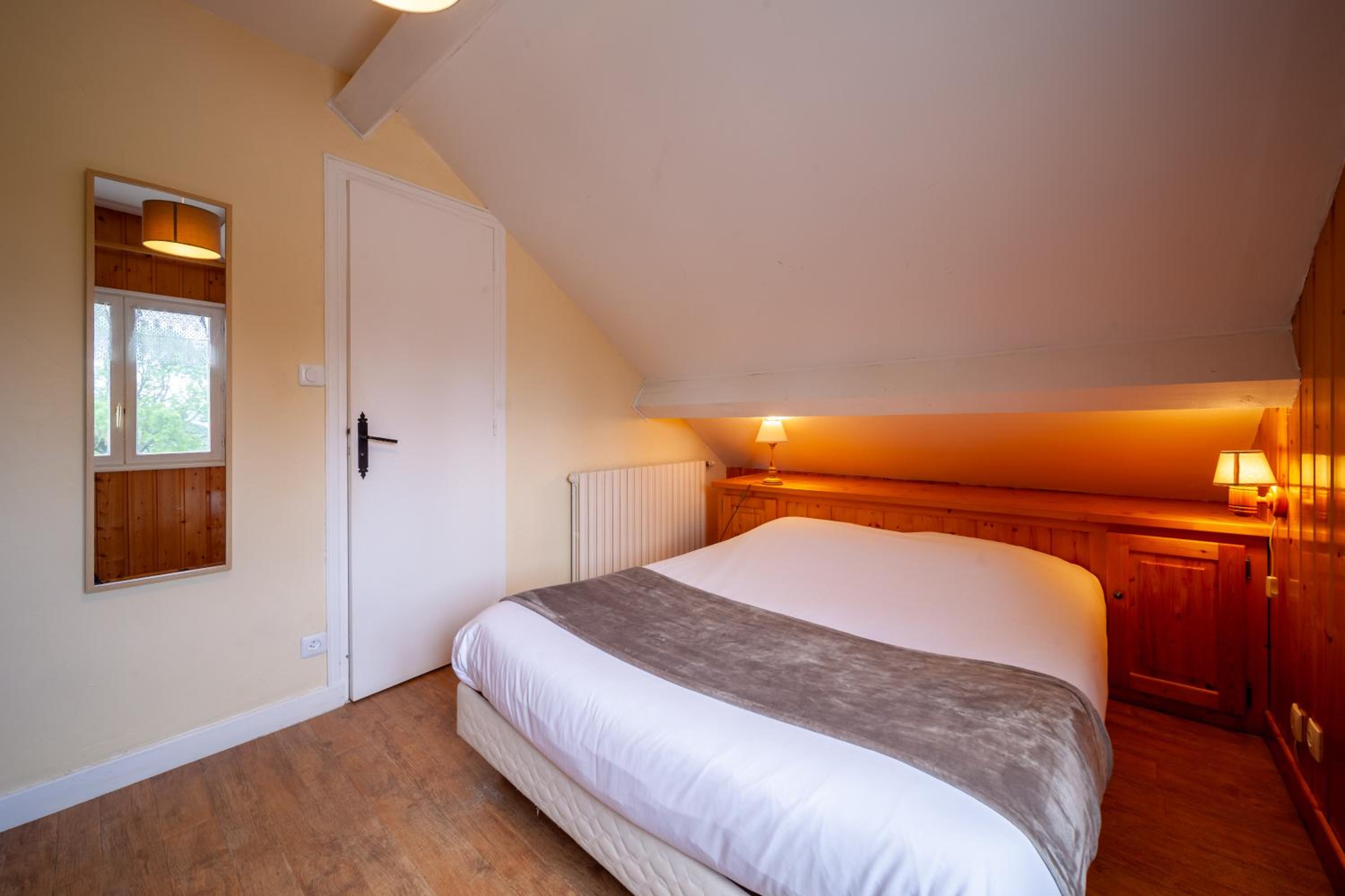 Double Room - Attic photo 3
