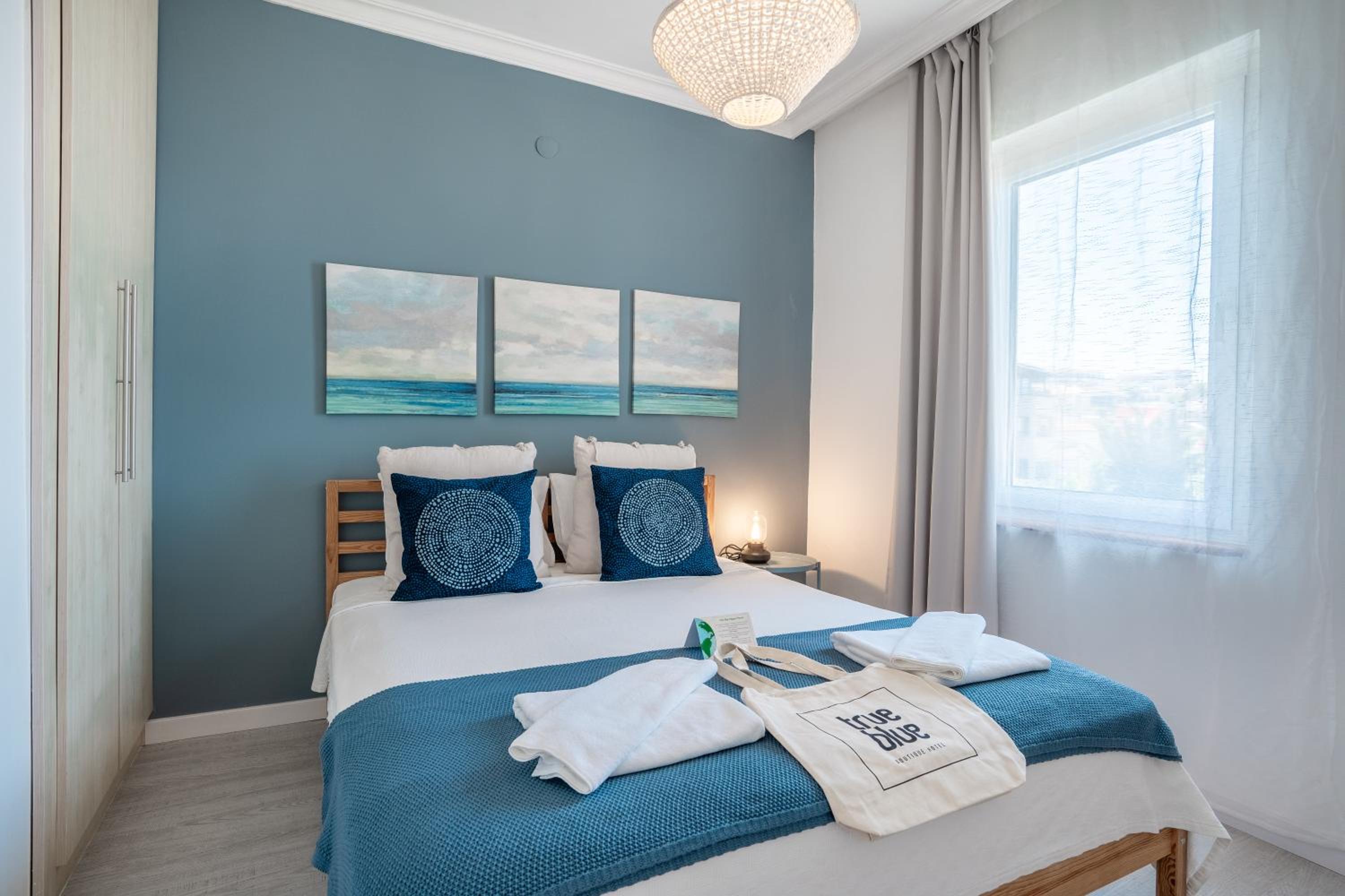 Two-Bedroom Apartment with Balcony and Sea View