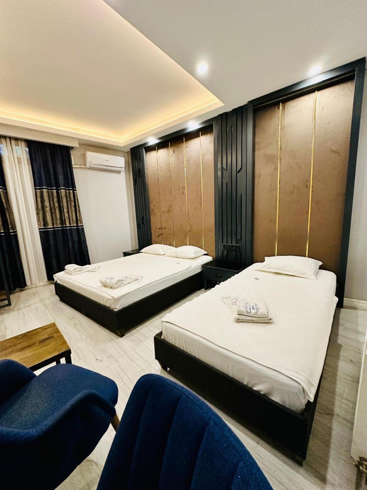 Economy Triple Room - Basement photo 2