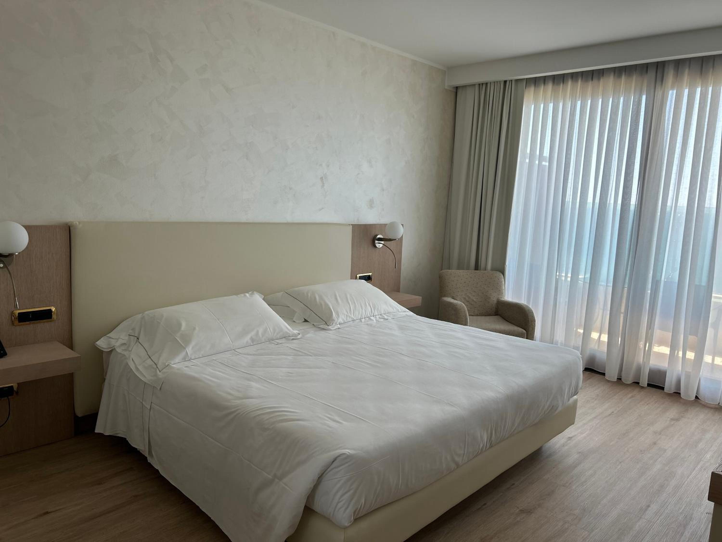 Double Room with Panoramic Sea View photo 3