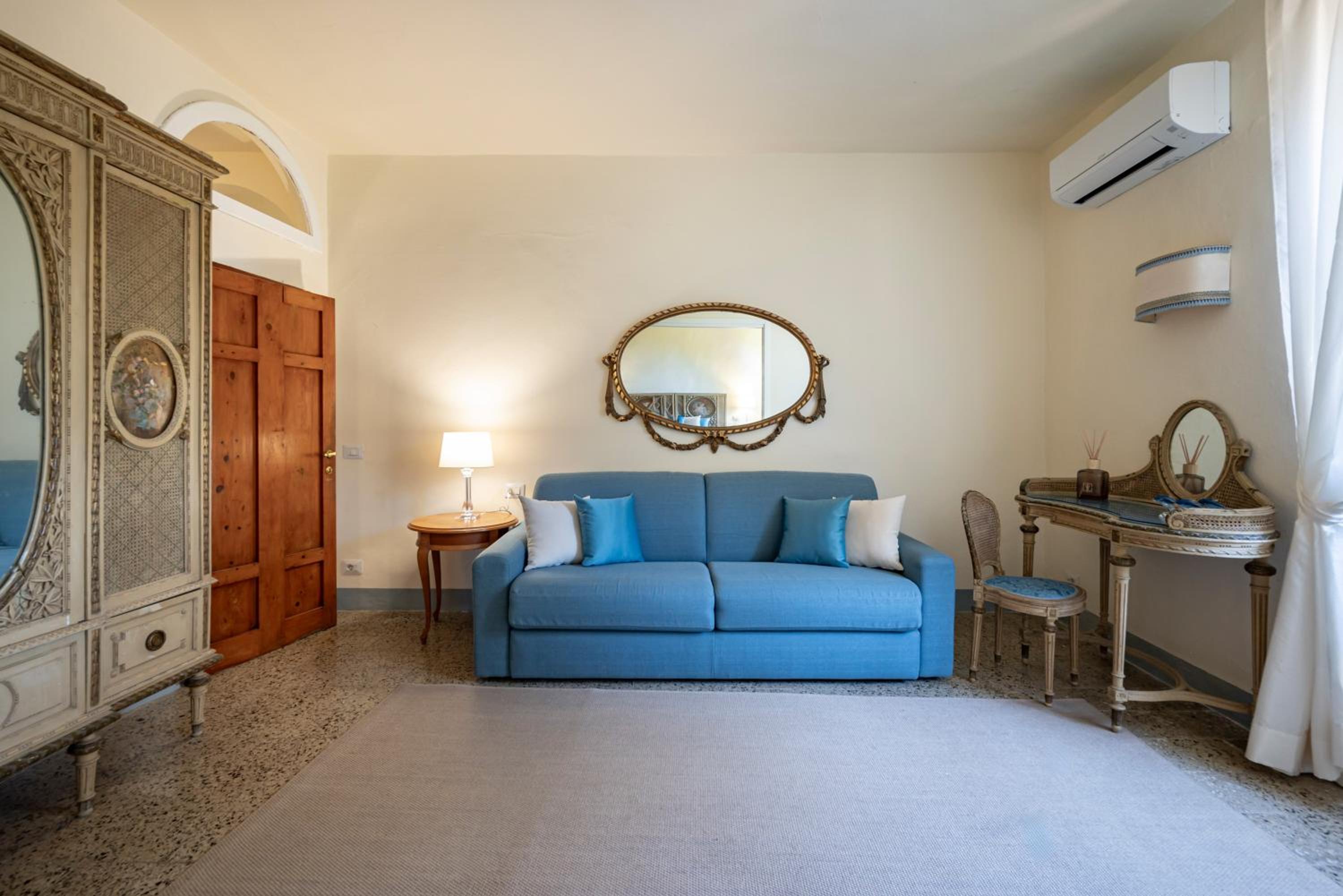 Junior Suite with Garden View - Photo 2
