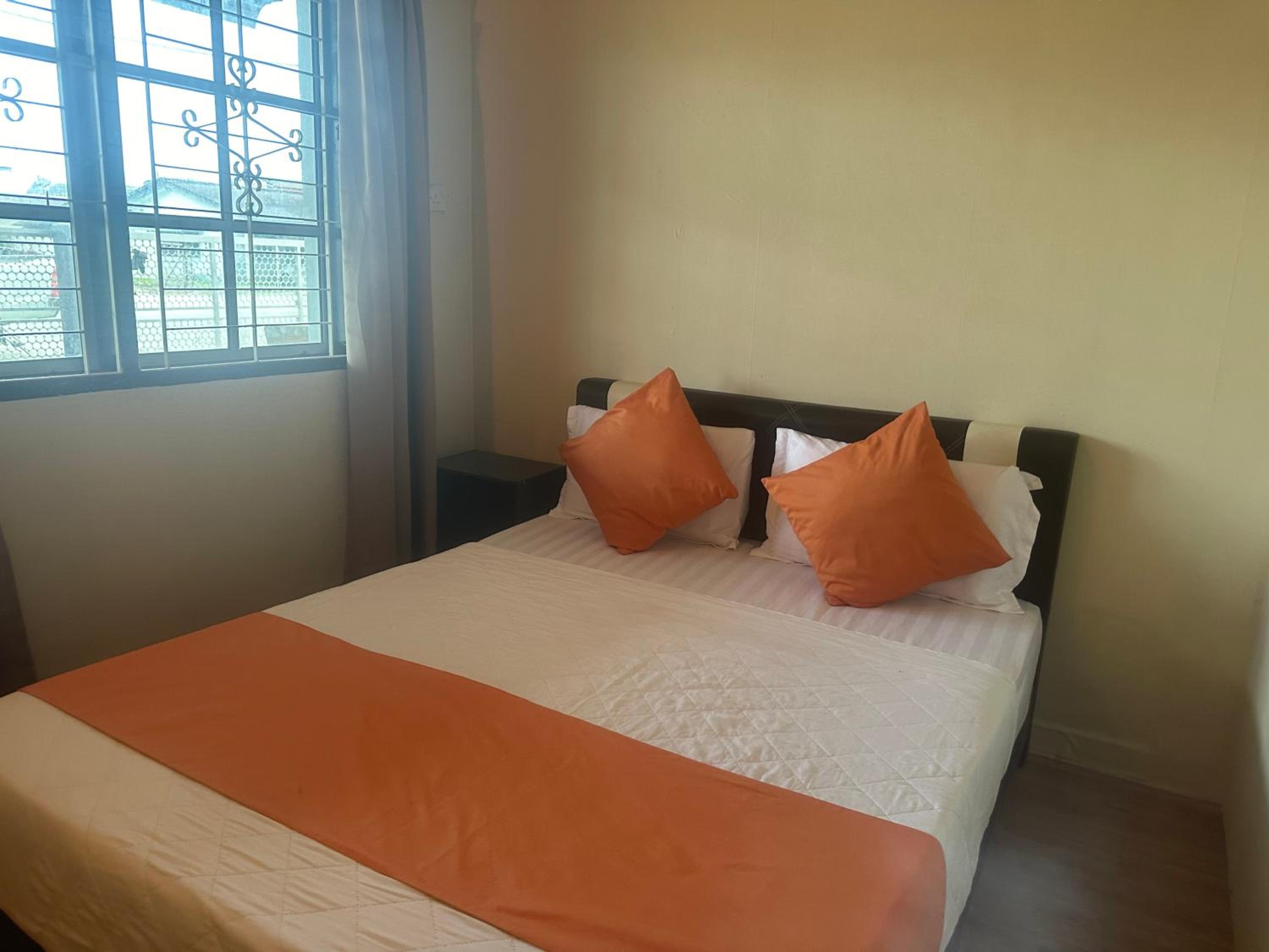 Double Room with Shared Toilet
