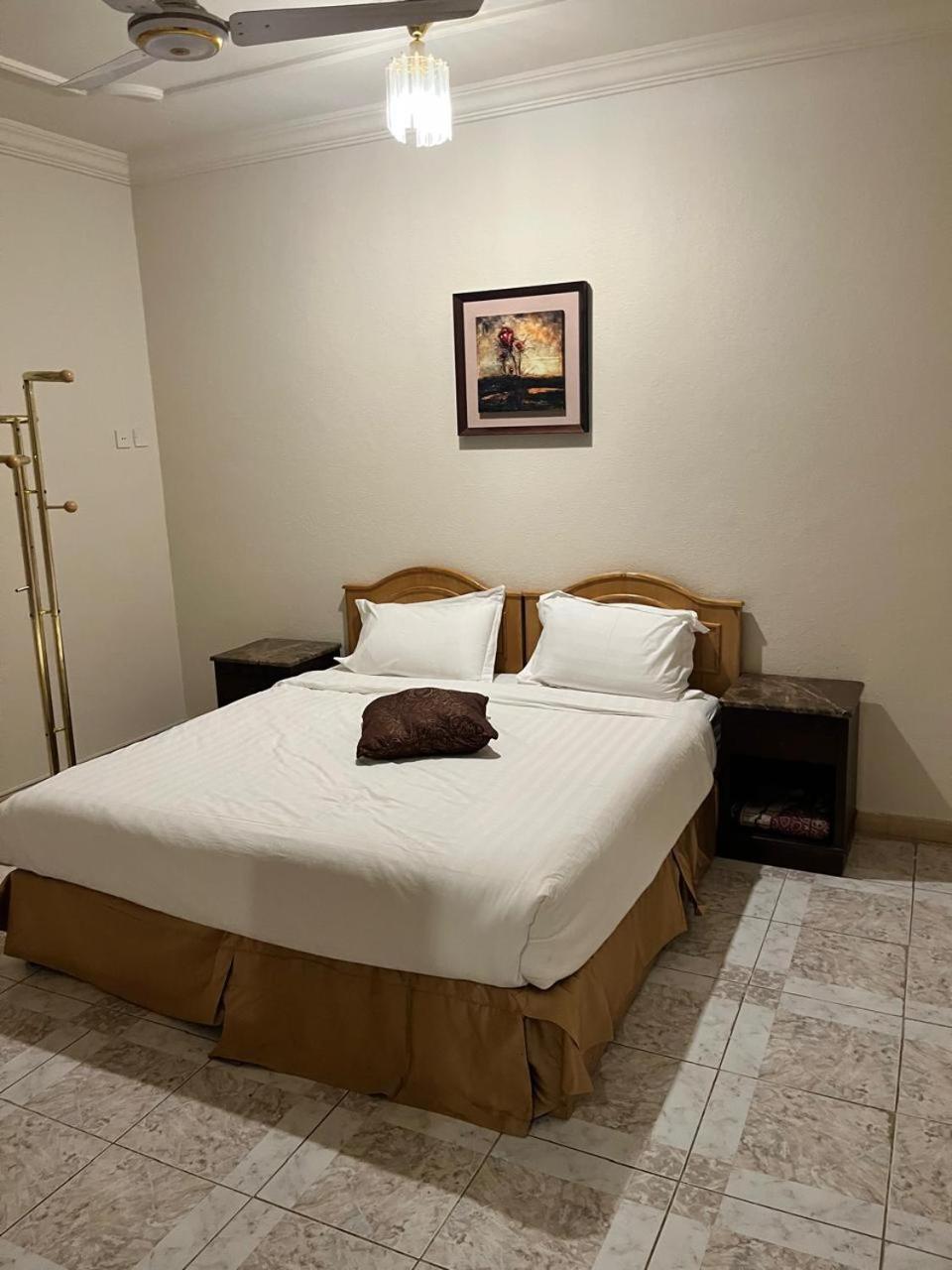 Deluxe Two-Bedroom Apartment with Garden View photo 2