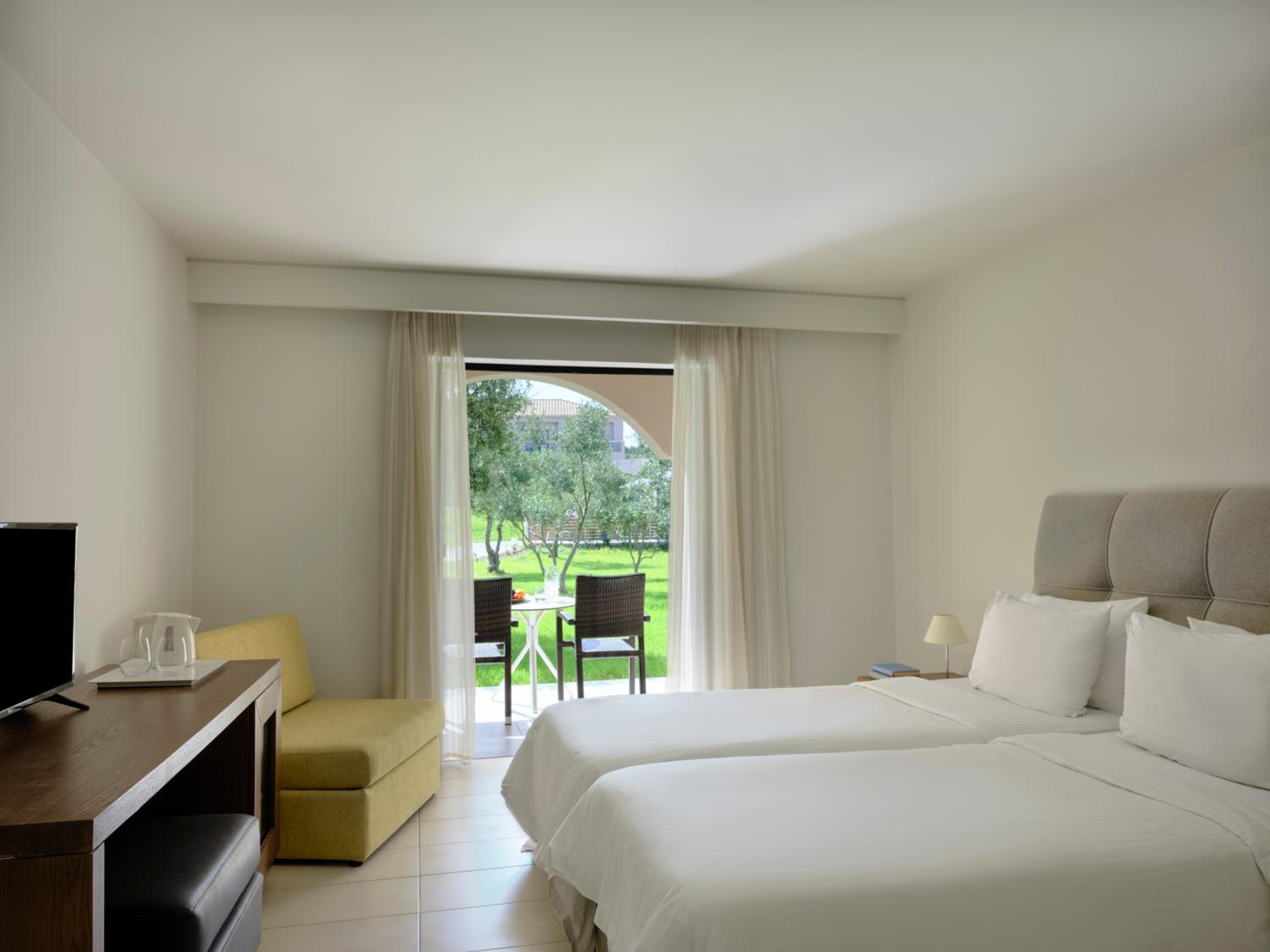 Twin / Double Room Garden View