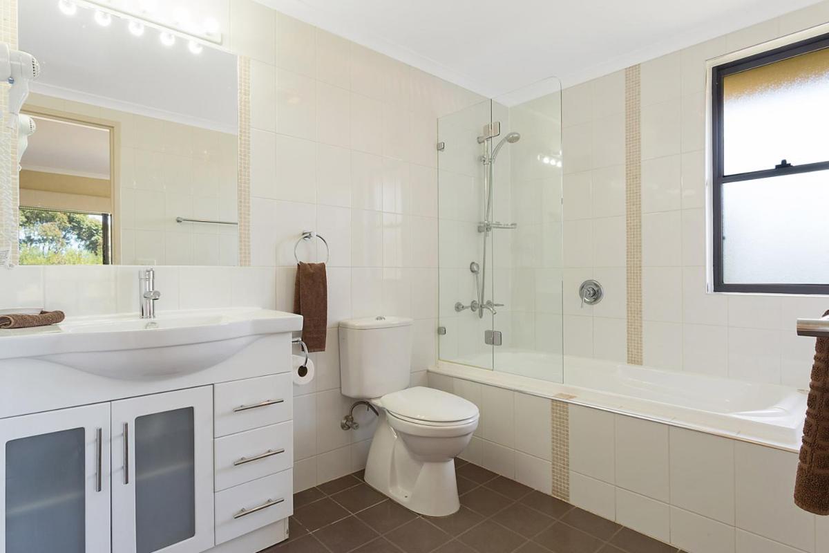 Three-bedroom  photo 2