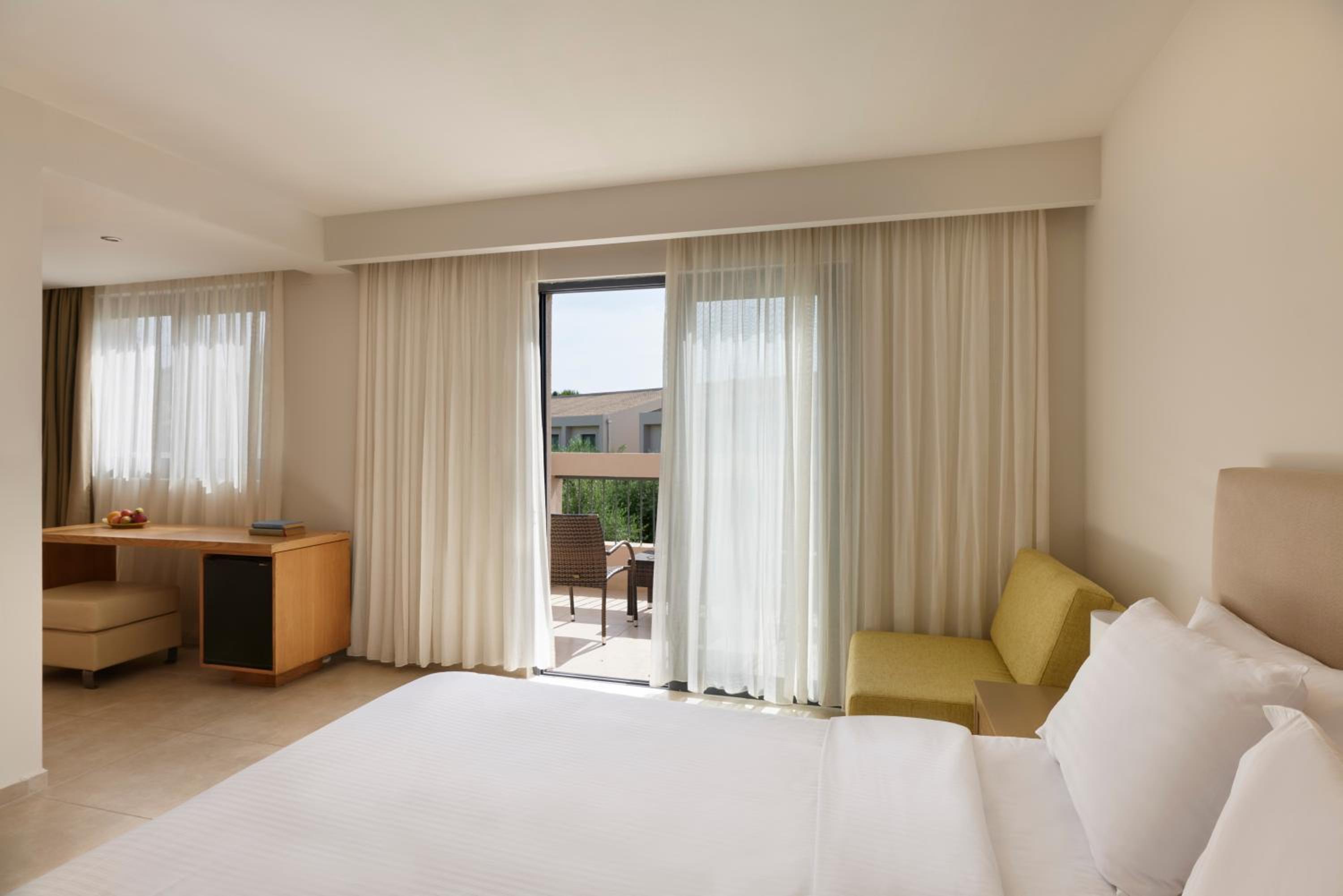 Superior Double Room Garden View photo 2