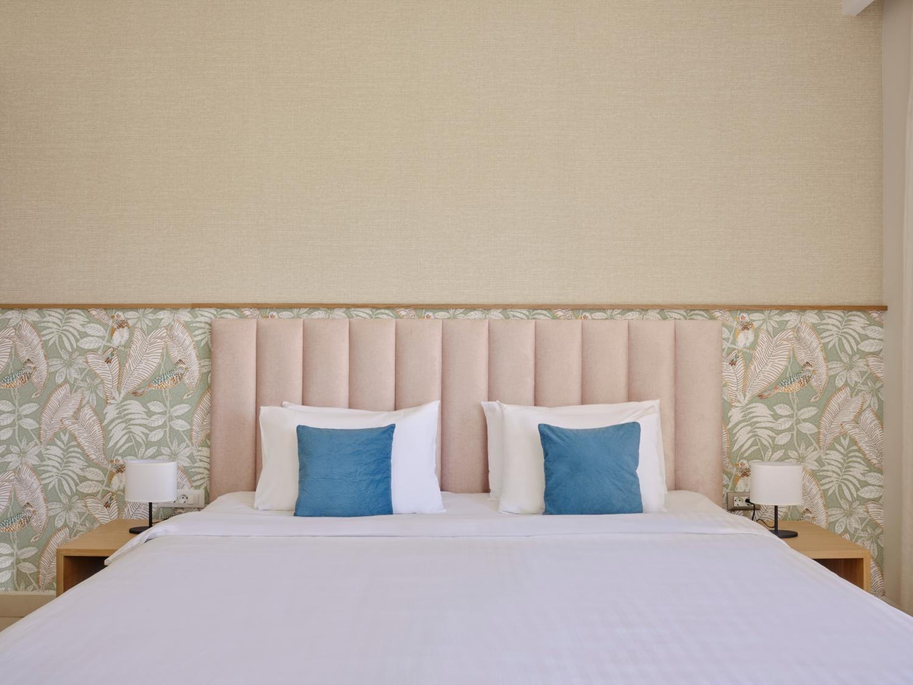 Junior Suite Side Sea View