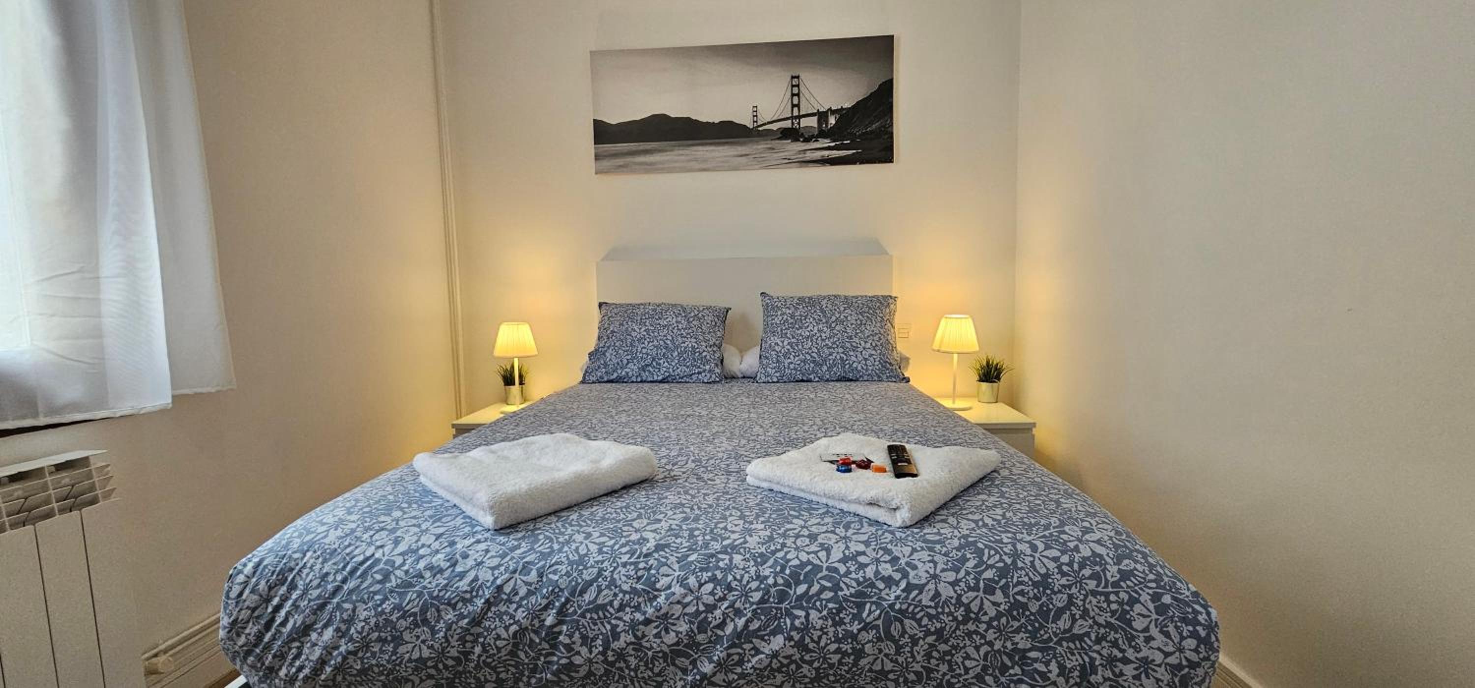 Double Room with Shared Bathroom photo 2