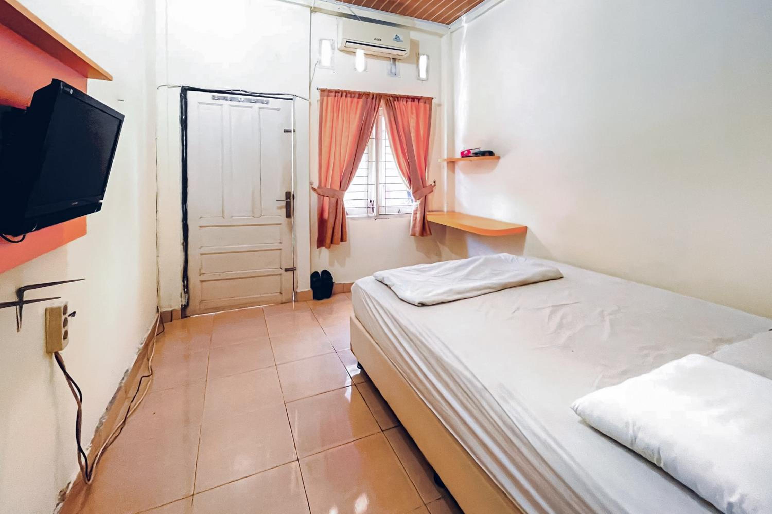 Standard Double Room photo 3