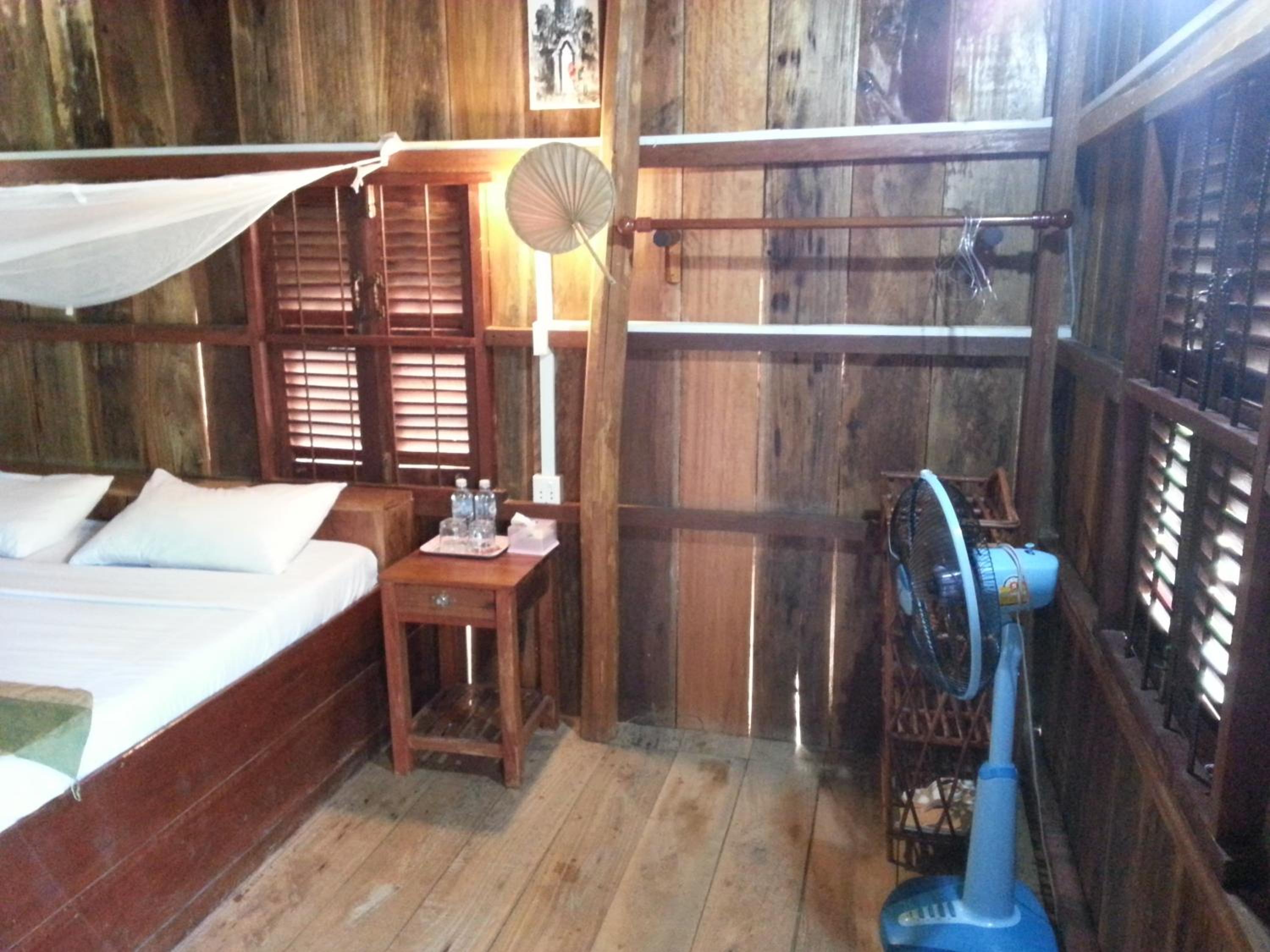 Standard Khmer Timber Bungalow photo 3