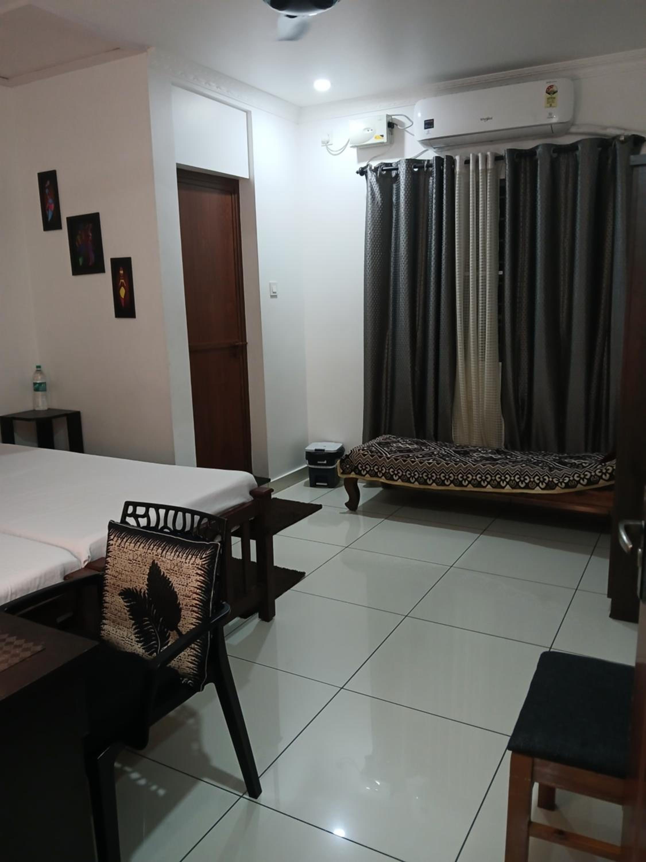Double Room with Balcony - Photo 35