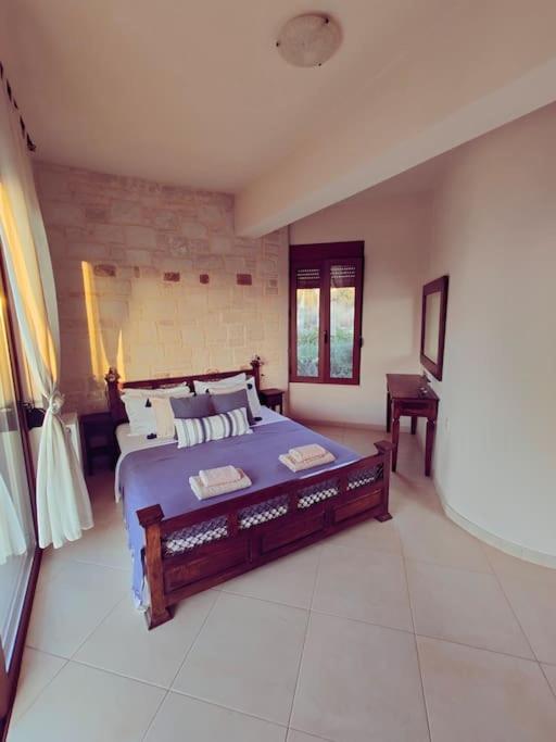 Three-Bedroom Villa photo 1