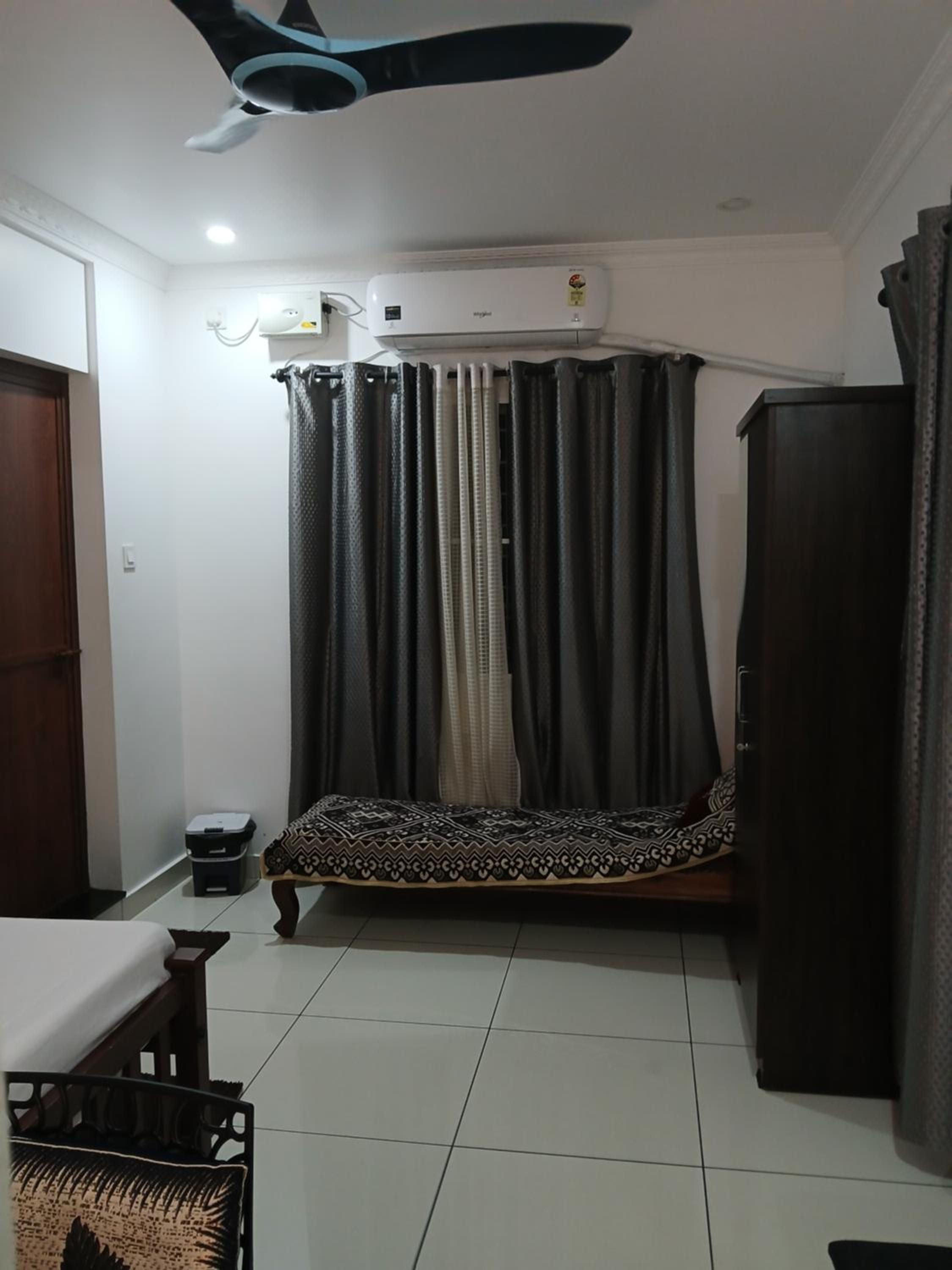 Double Room with Balcony - Photo 26