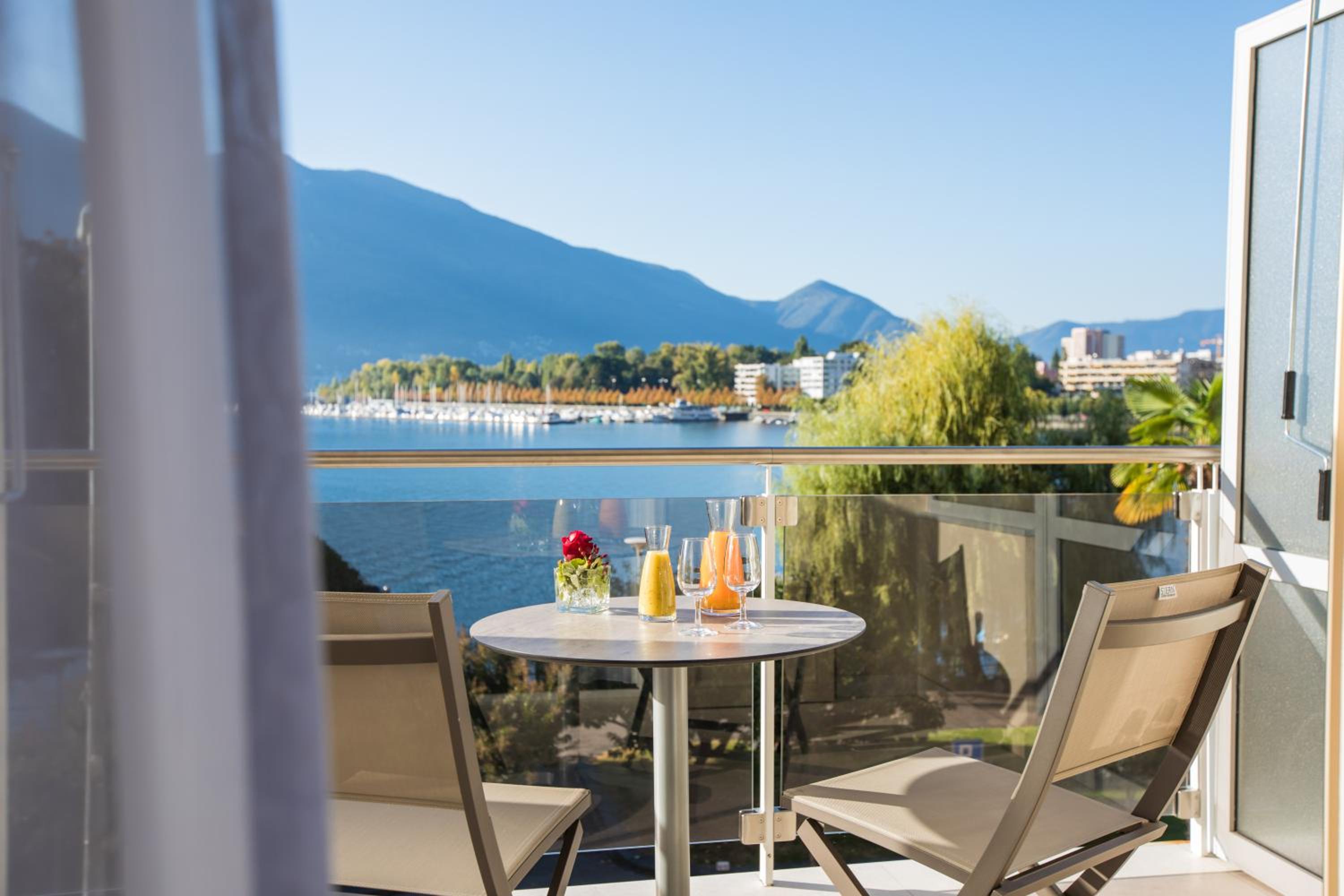 Superior Double Room with Lake View - High Floor