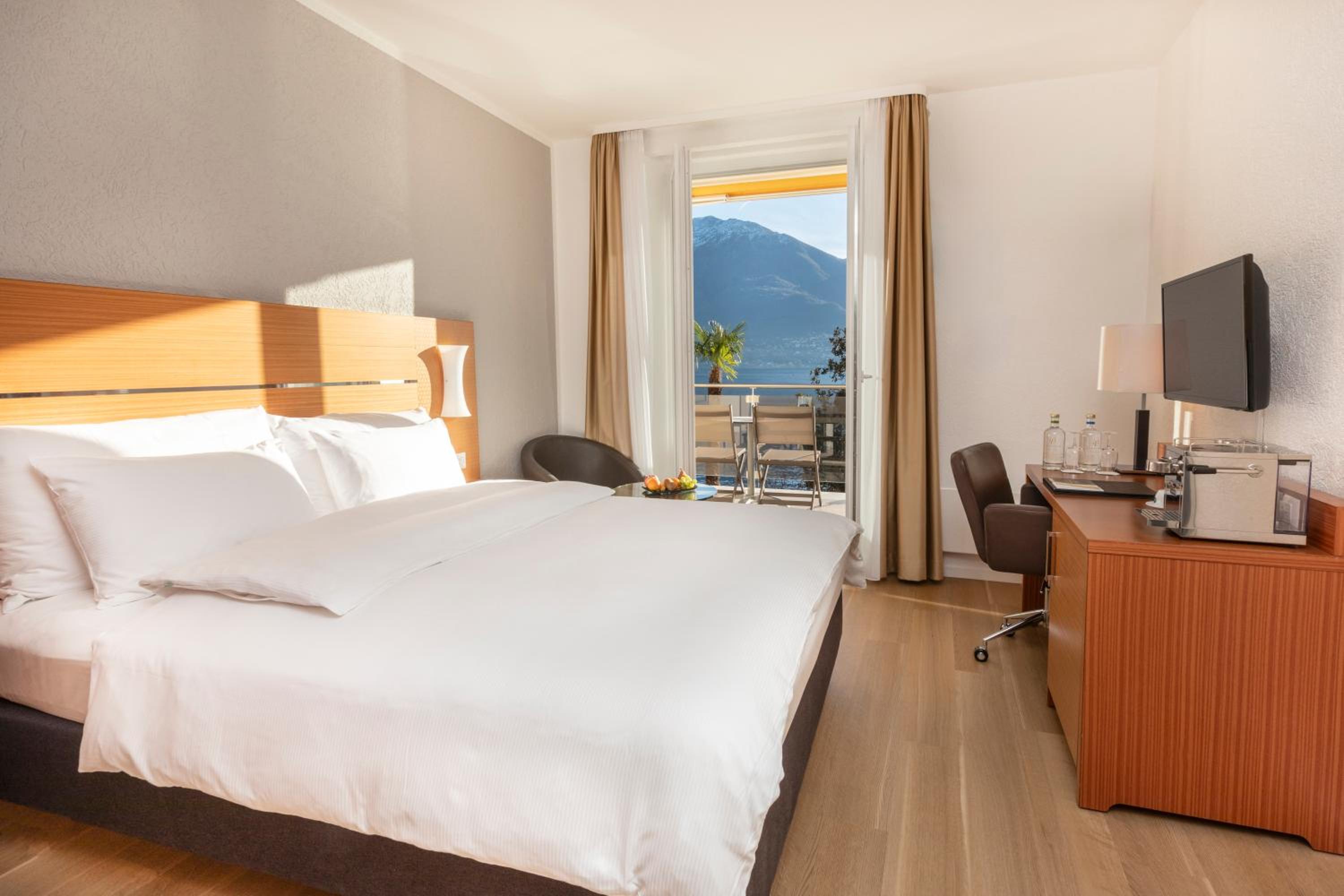 Superior Double Room with Lake View