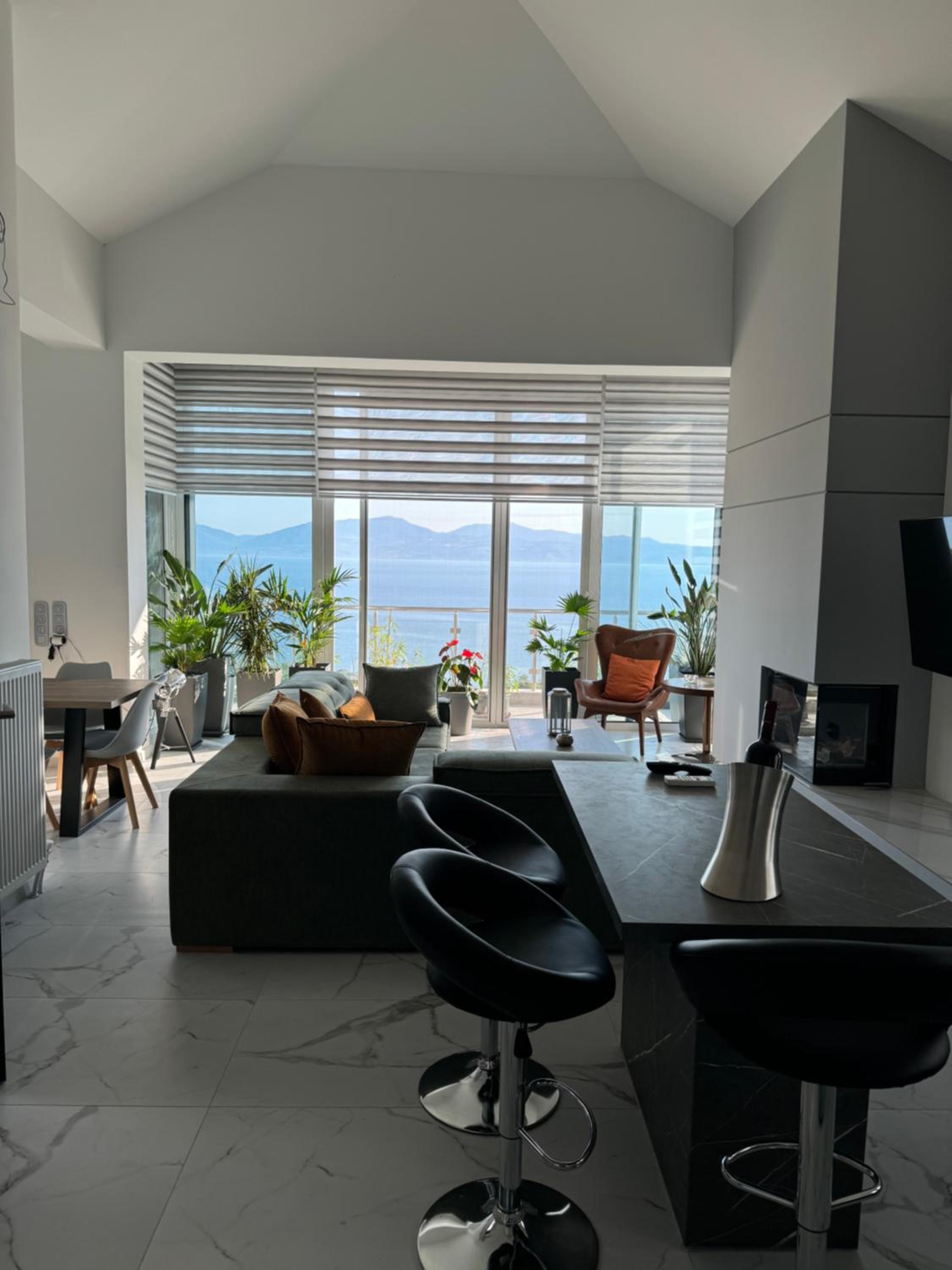 Three-Bedroom Apartment photo 1