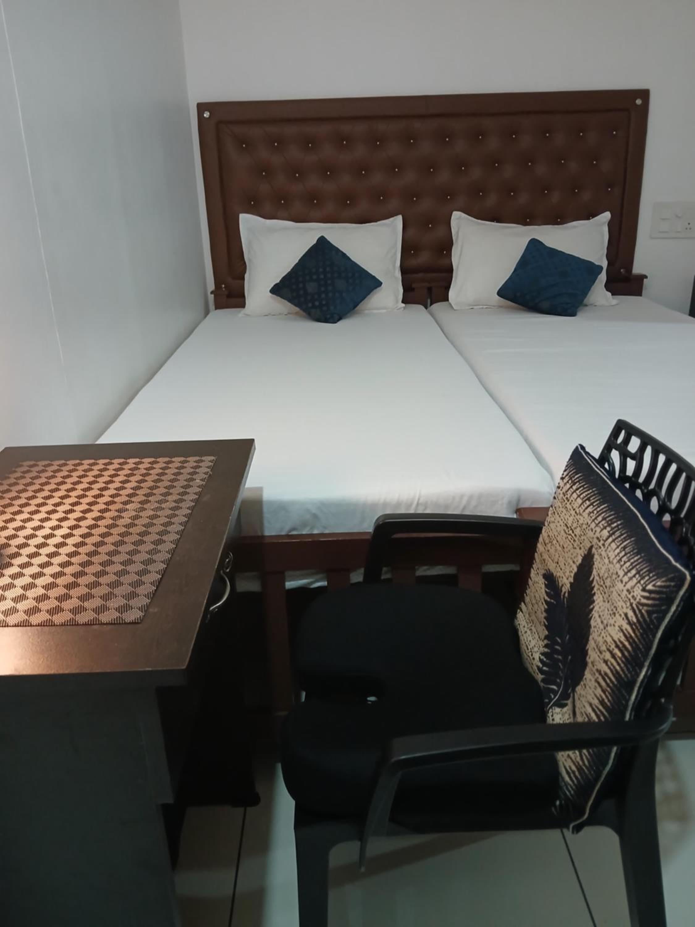 Double Room with Balcony - Photo 36