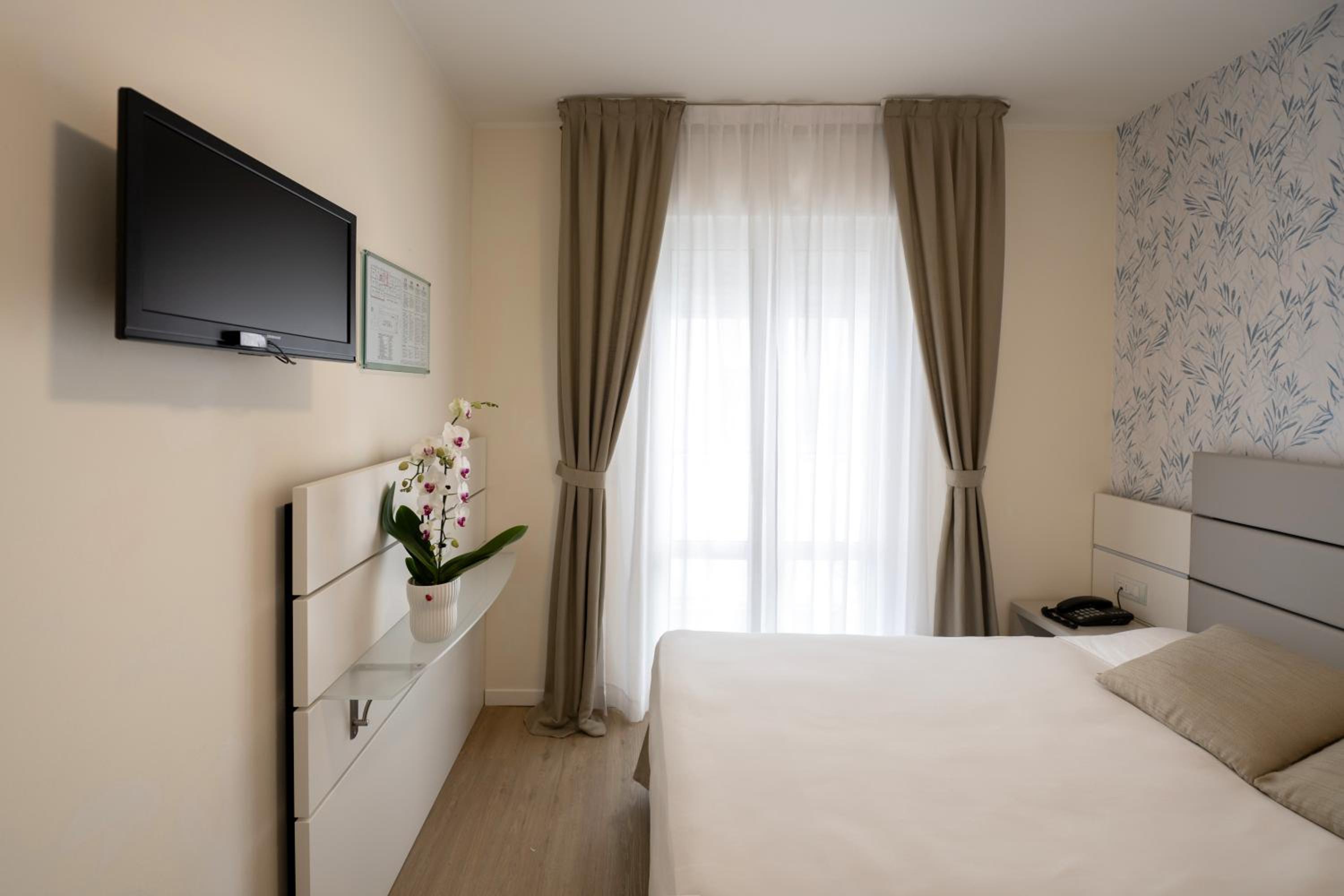 Single Room photo 2
