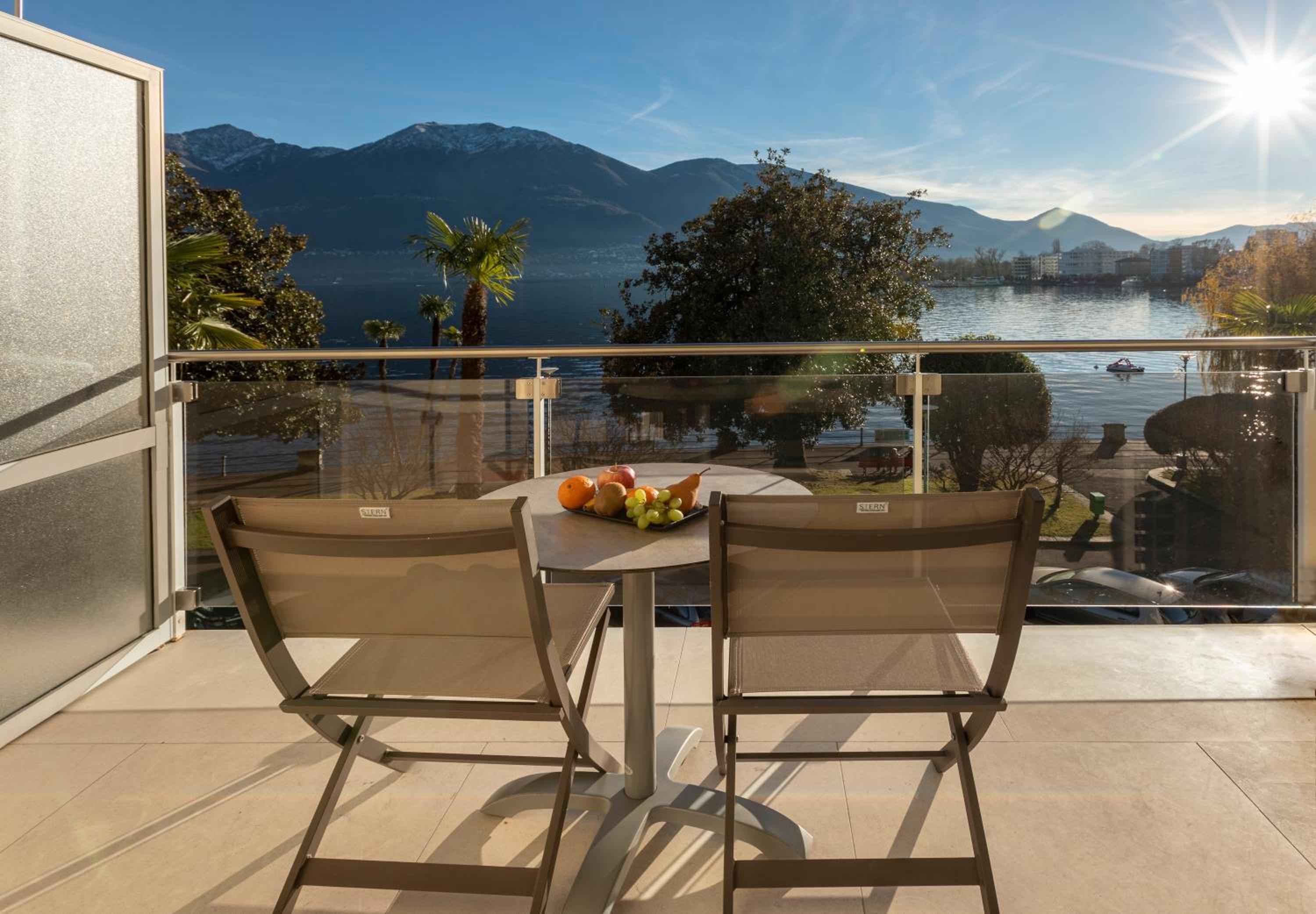 Classic Double Room with Lake view