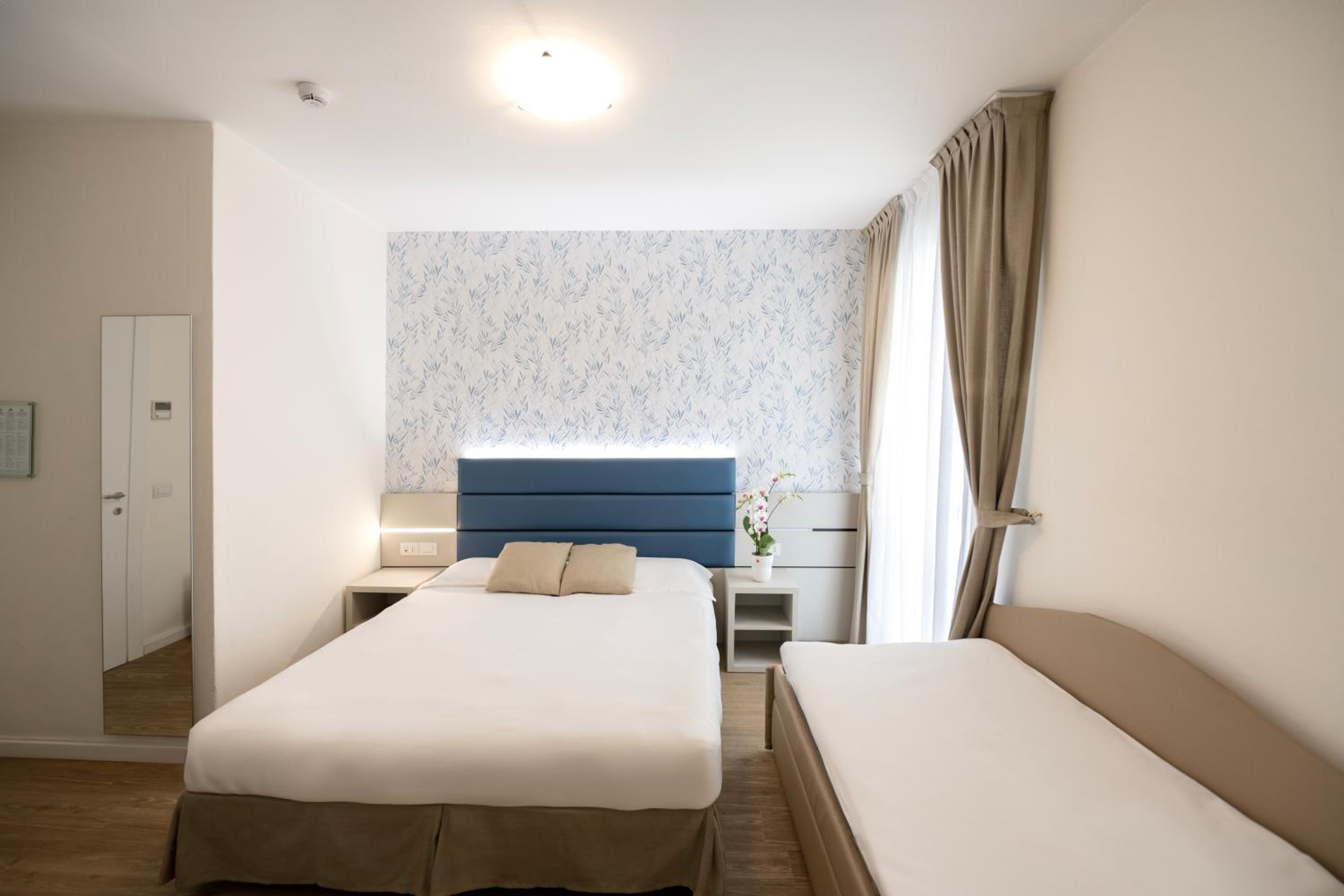 Quadruple Room - Photo 2