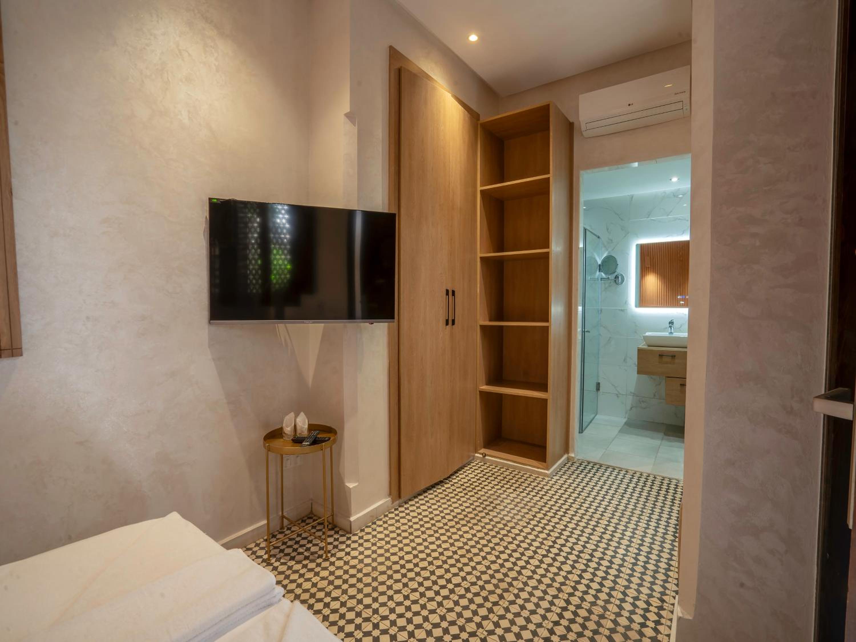 Superior King Room